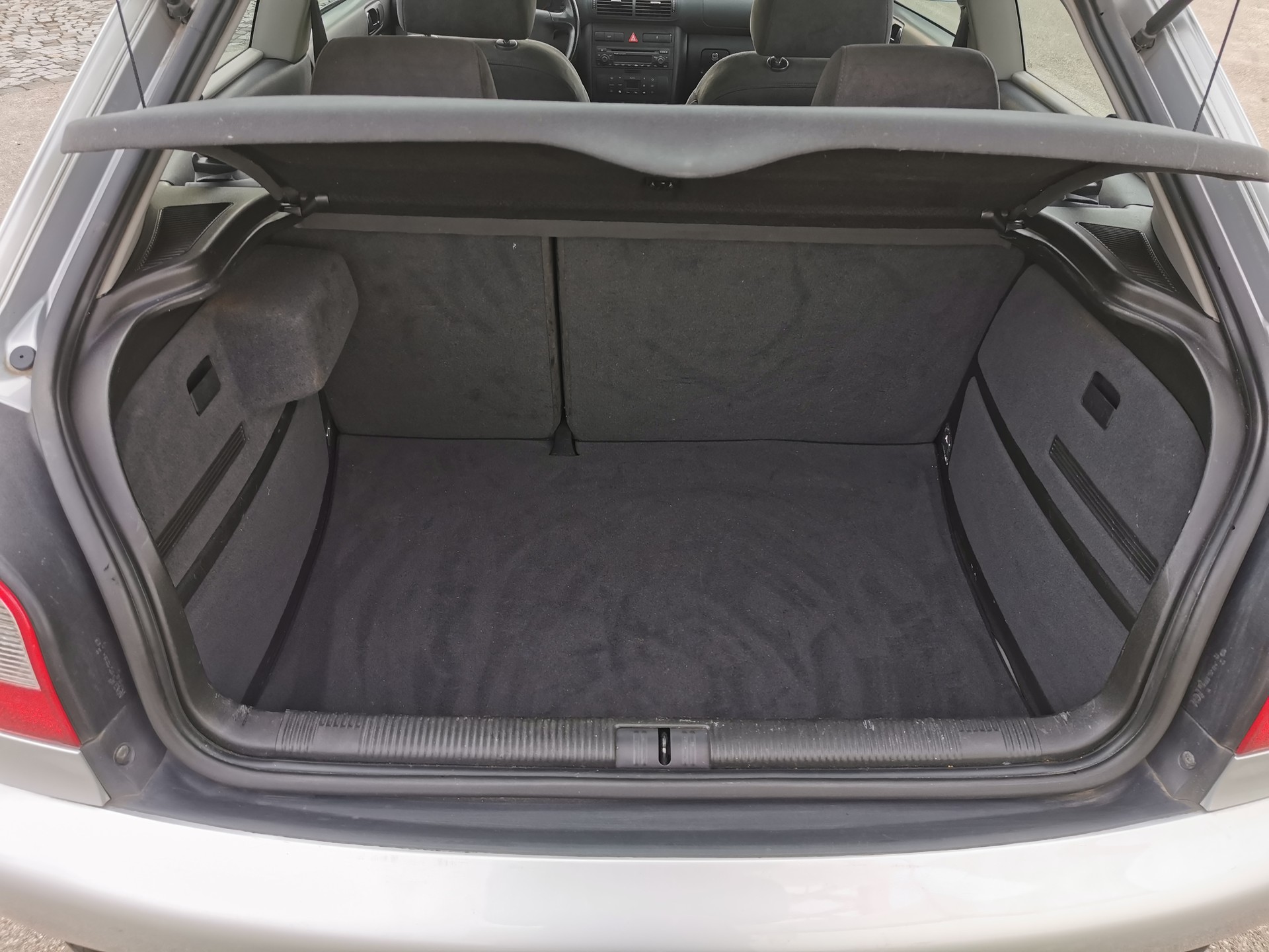 AUDI A3 1.8 Ambiente-image-12