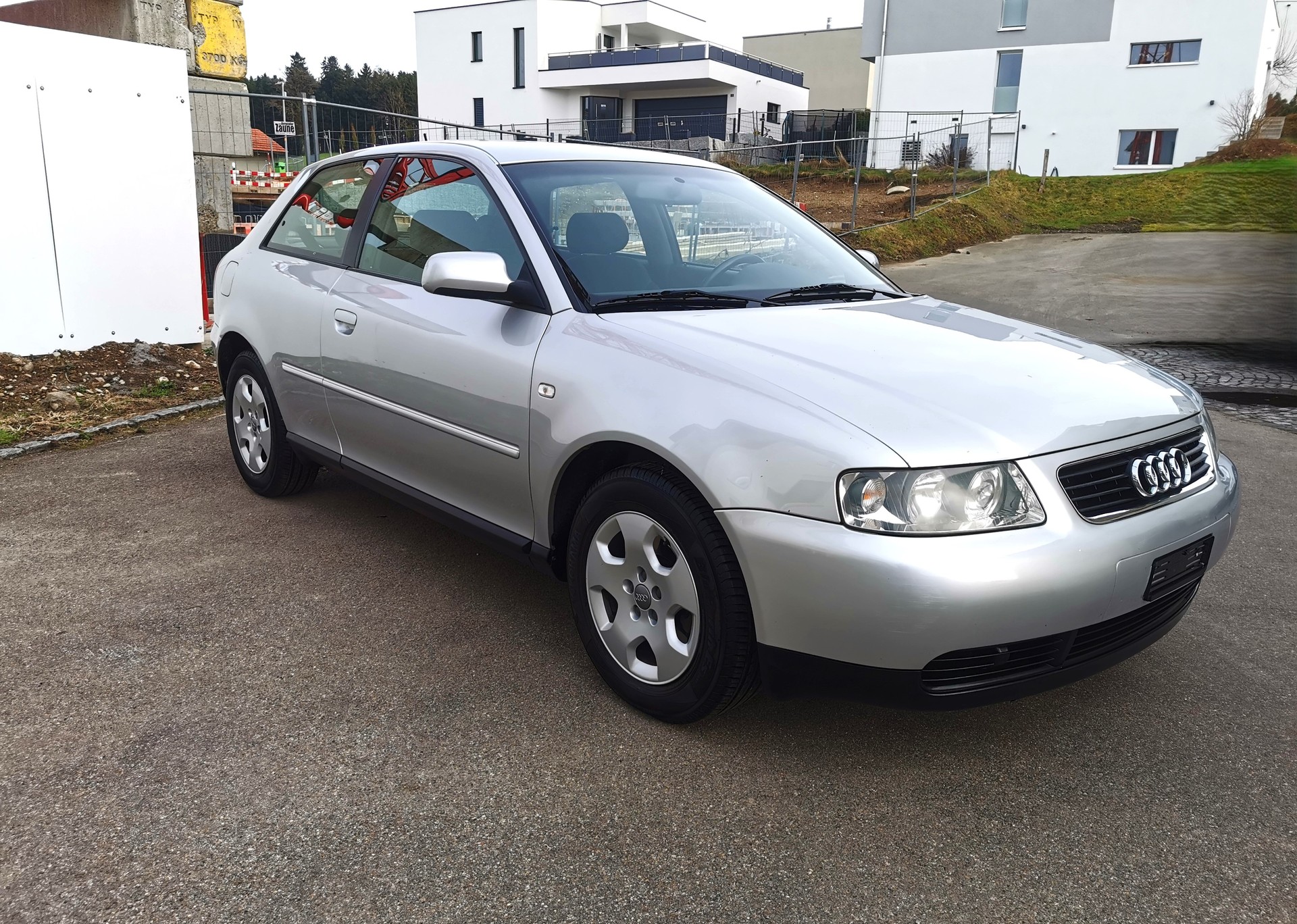 AUDI A3 1.8 Ambiente-image-5