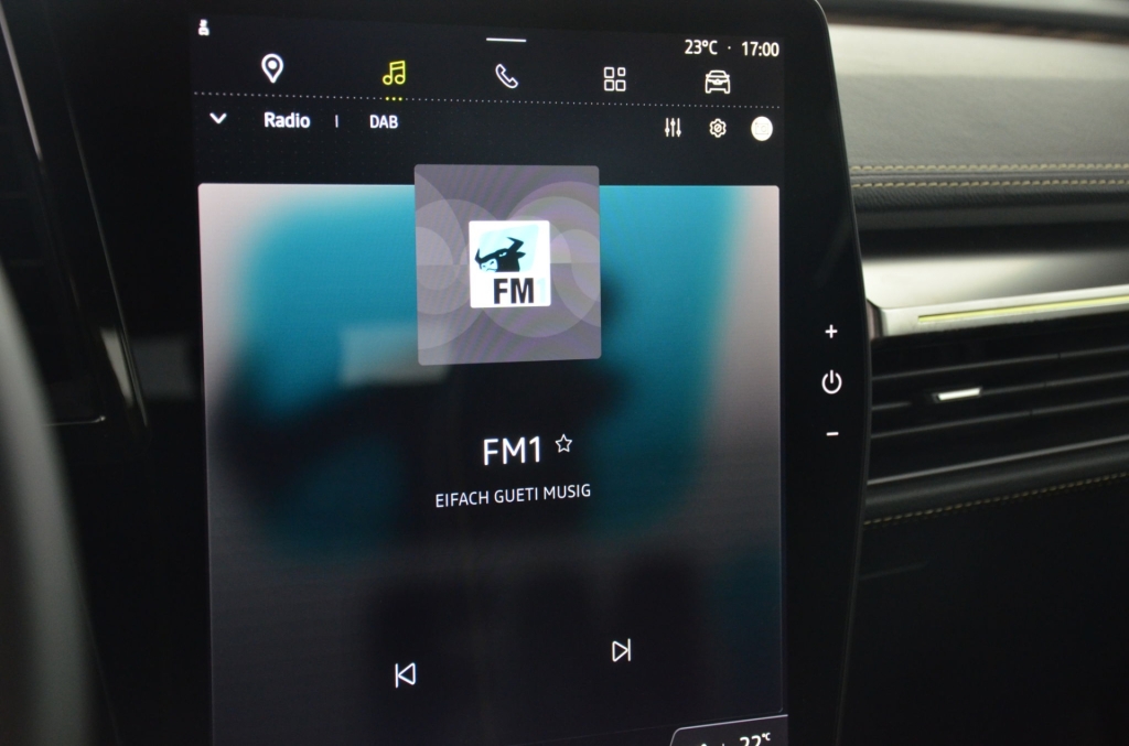 RENAULT Megane E-Tech EV60 *ICONIC*-image-17