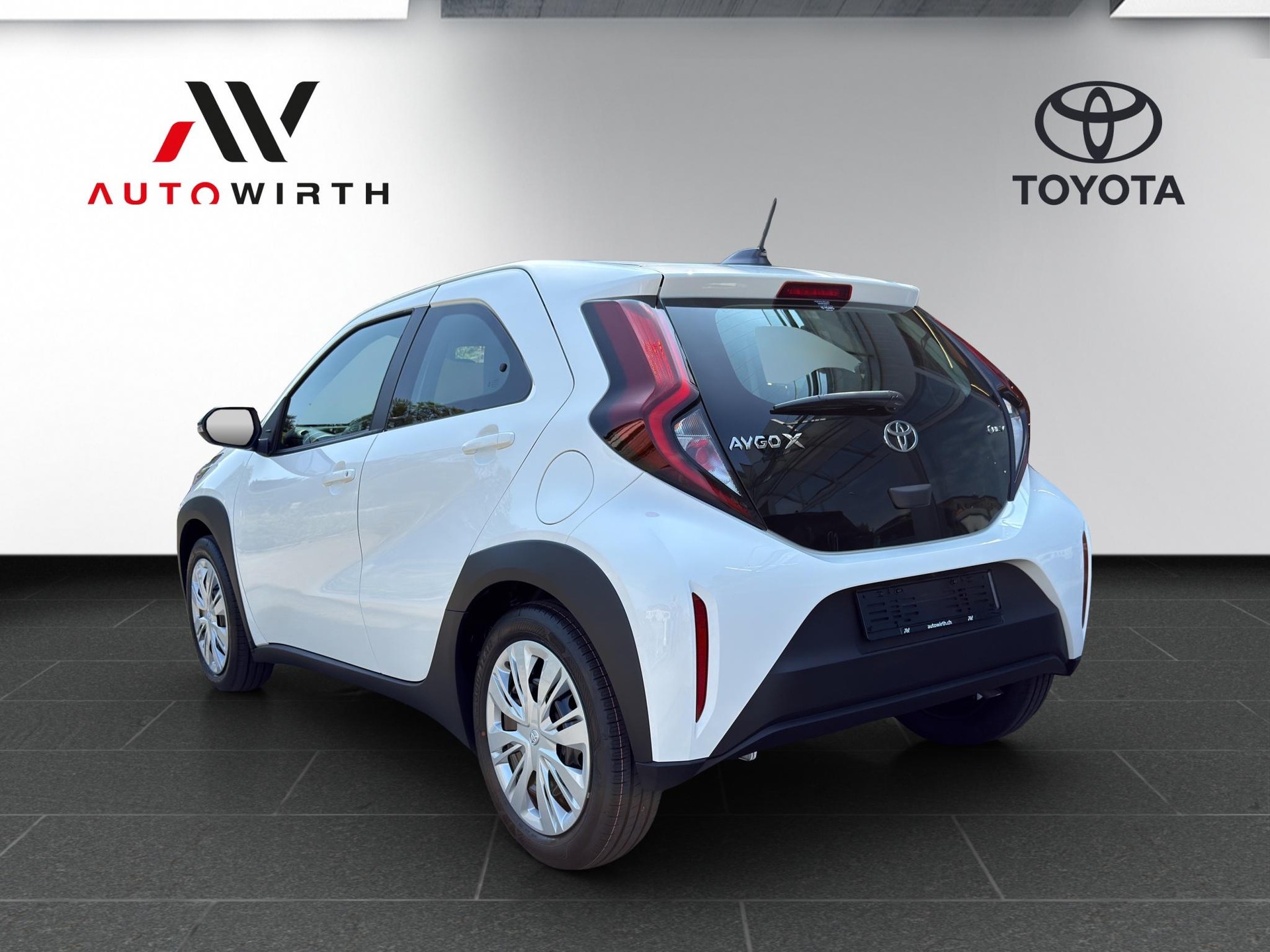 TOYOTA Aygo X 1.5 VVT-i HSD Comfort-image-6