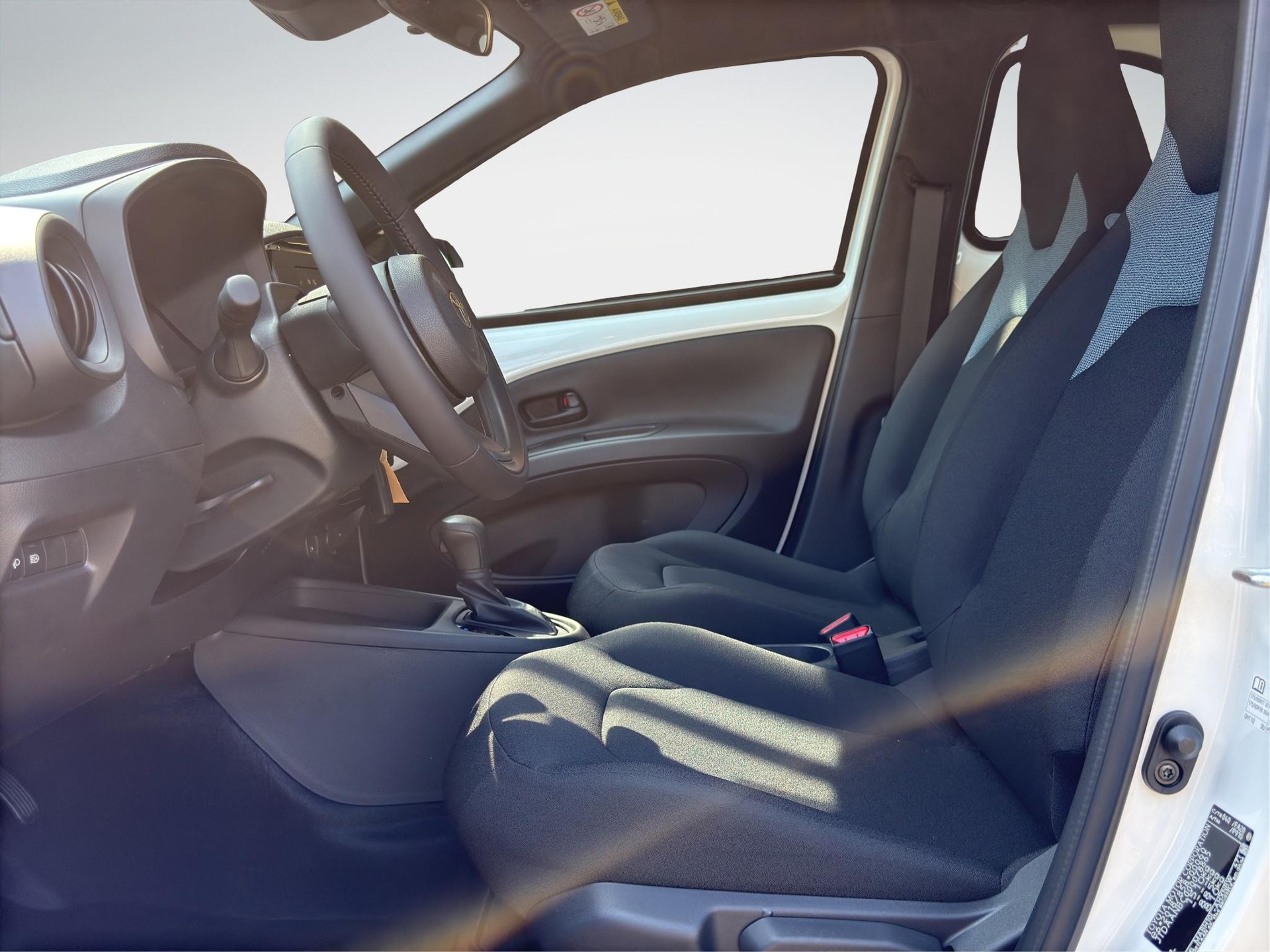 TOYOTA Aygo X 1.5 VVT-i HSD Comfort-image-8