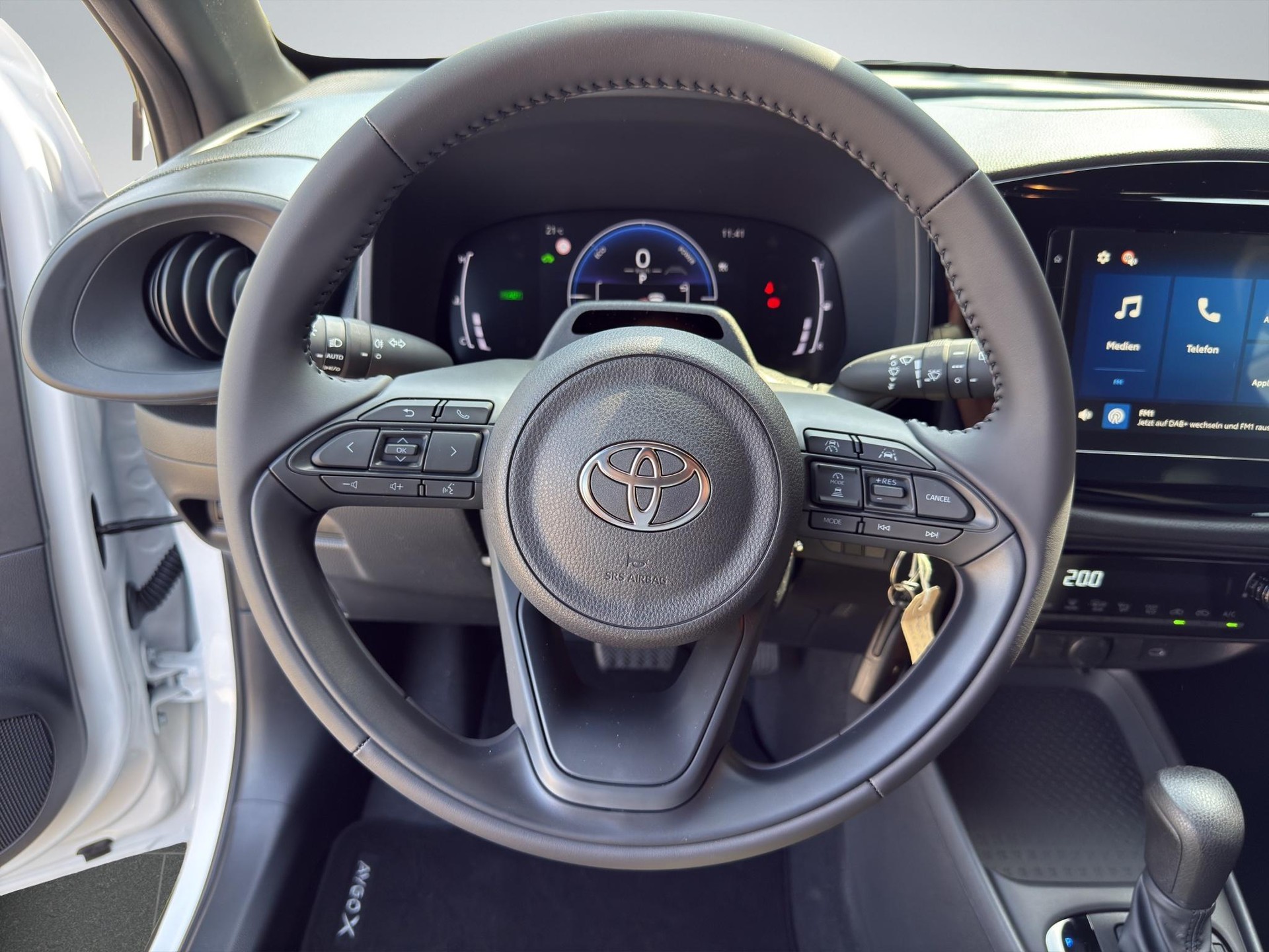 TOYOTA Aygo X 1.5 VVT-i HSD Comfort-image-9