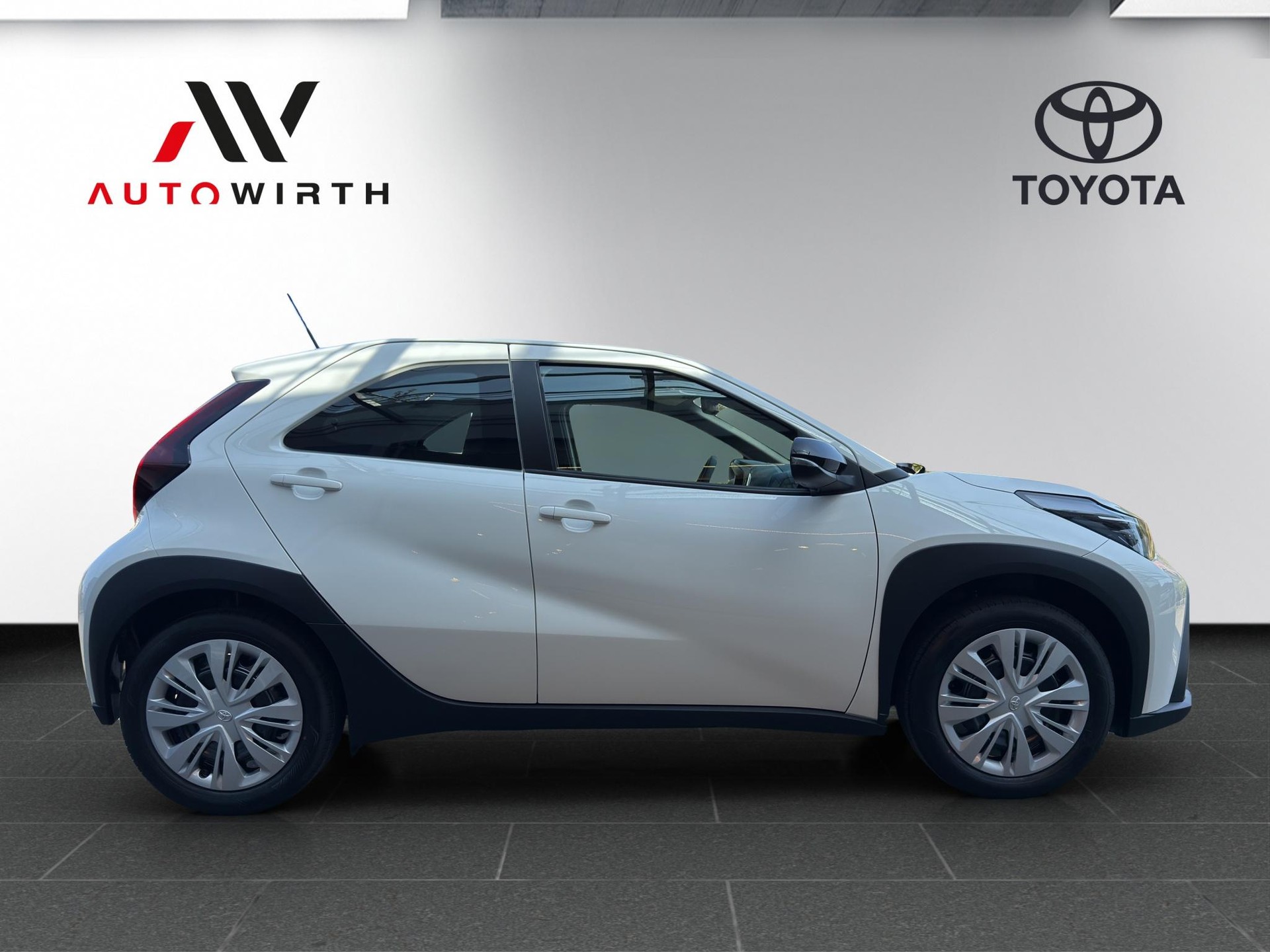 TOYOTA Aygo X 1.5 VVT-i HSD Comfort-image-3