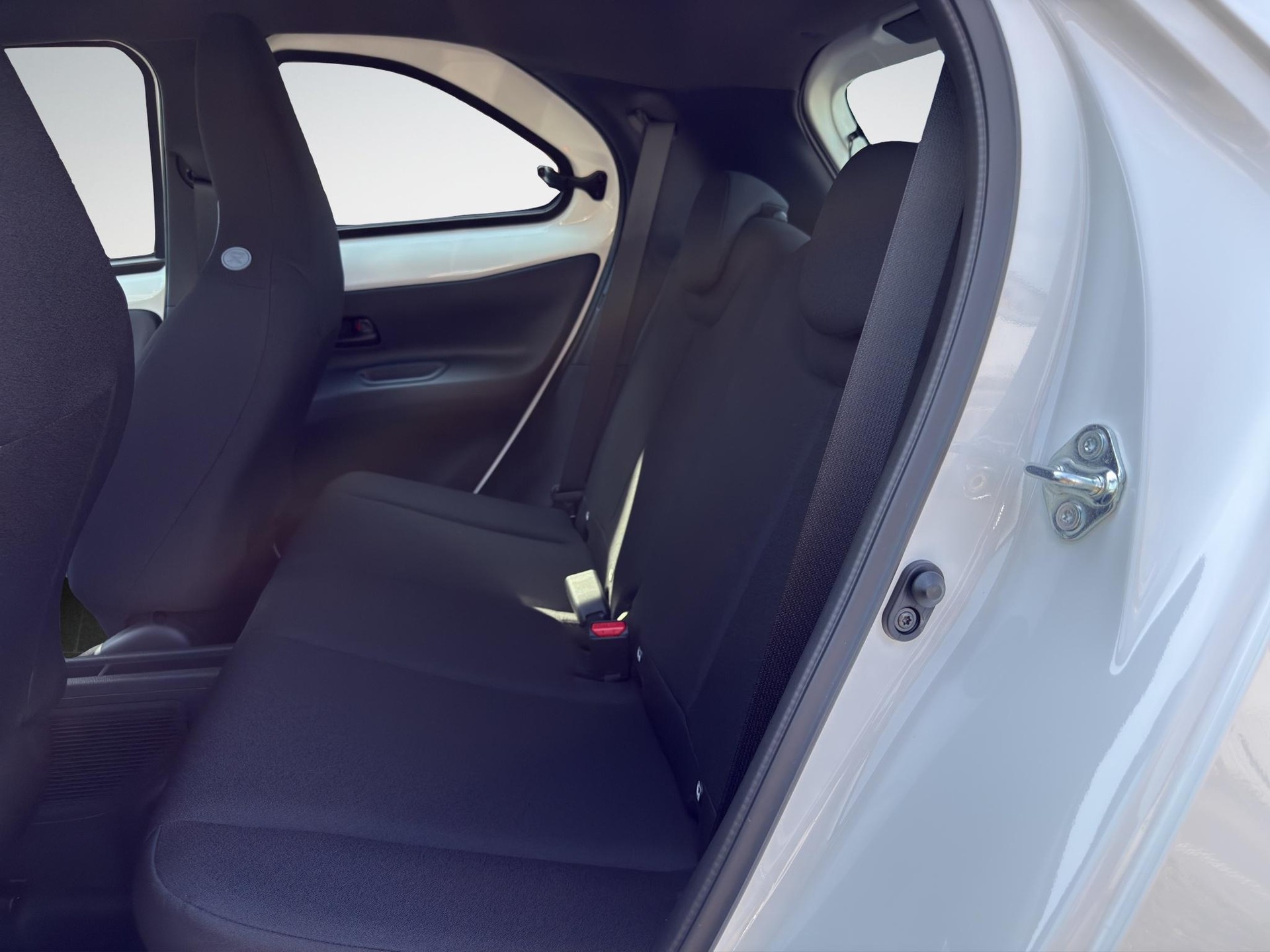 TOYOTA Aygo X 1.5 VVT-i HSD Comfort-image-14