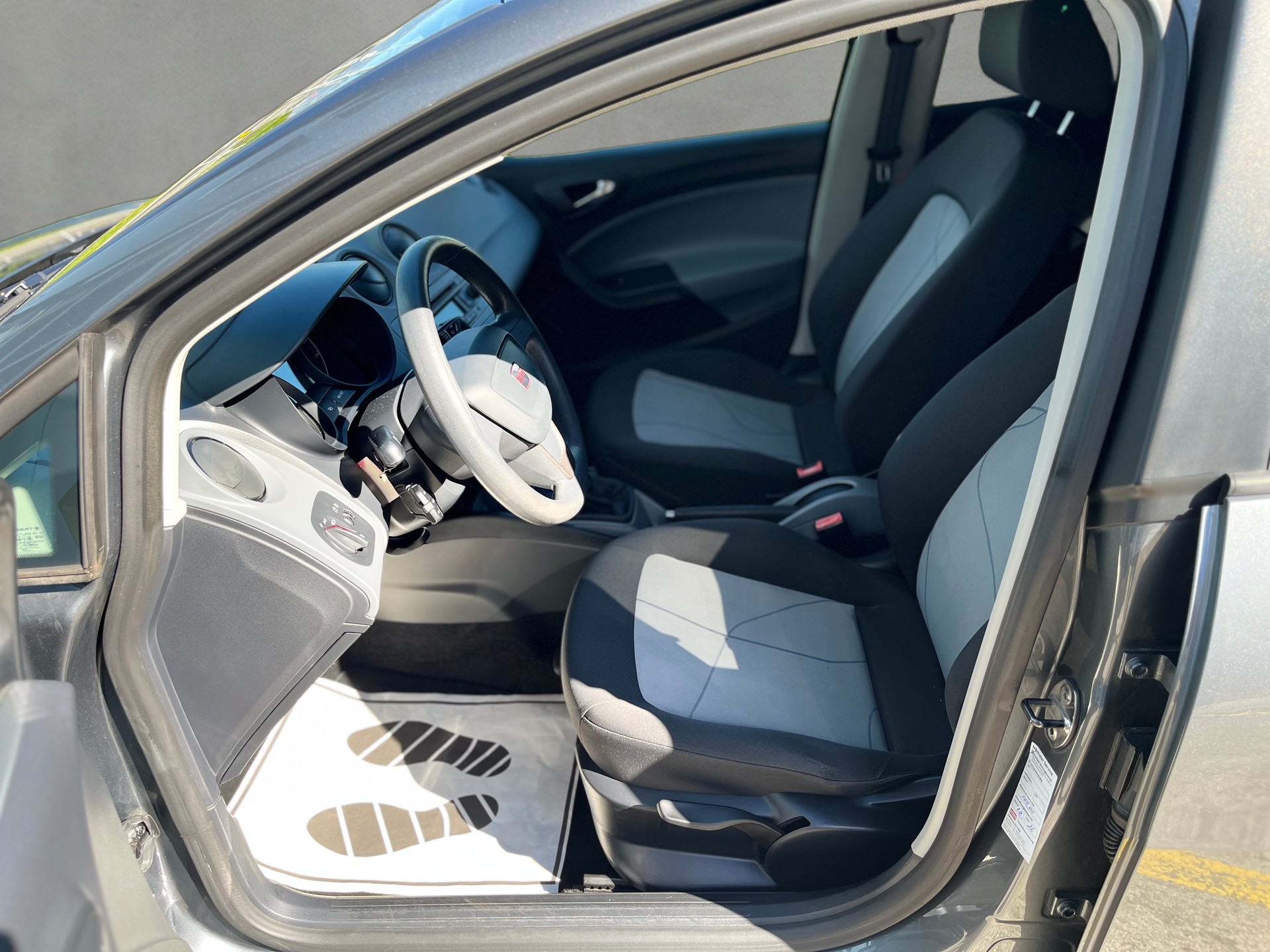 SEAT Ibiza SC 1.2 TSI Reference-image-9