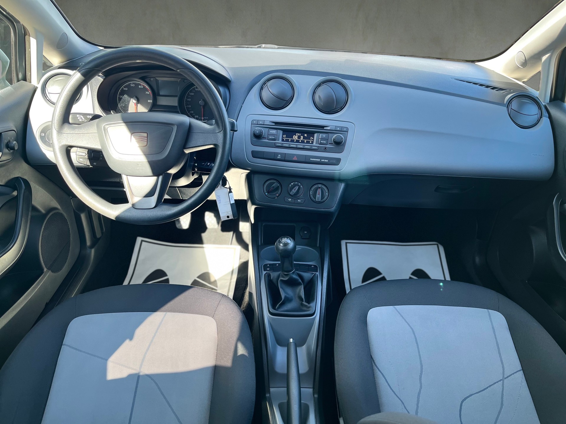 SEAT Ibiza SC 1.2 TSI Reference-image-11