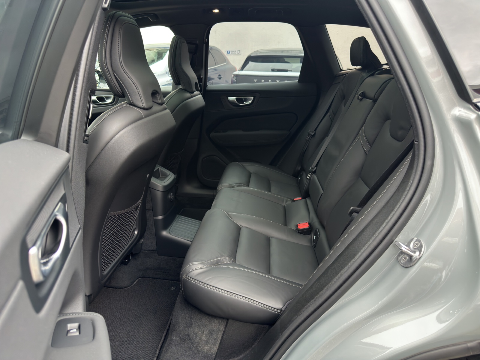 VOLVO XC60 2.0 T8 TE Black Edition eAWD-image-16