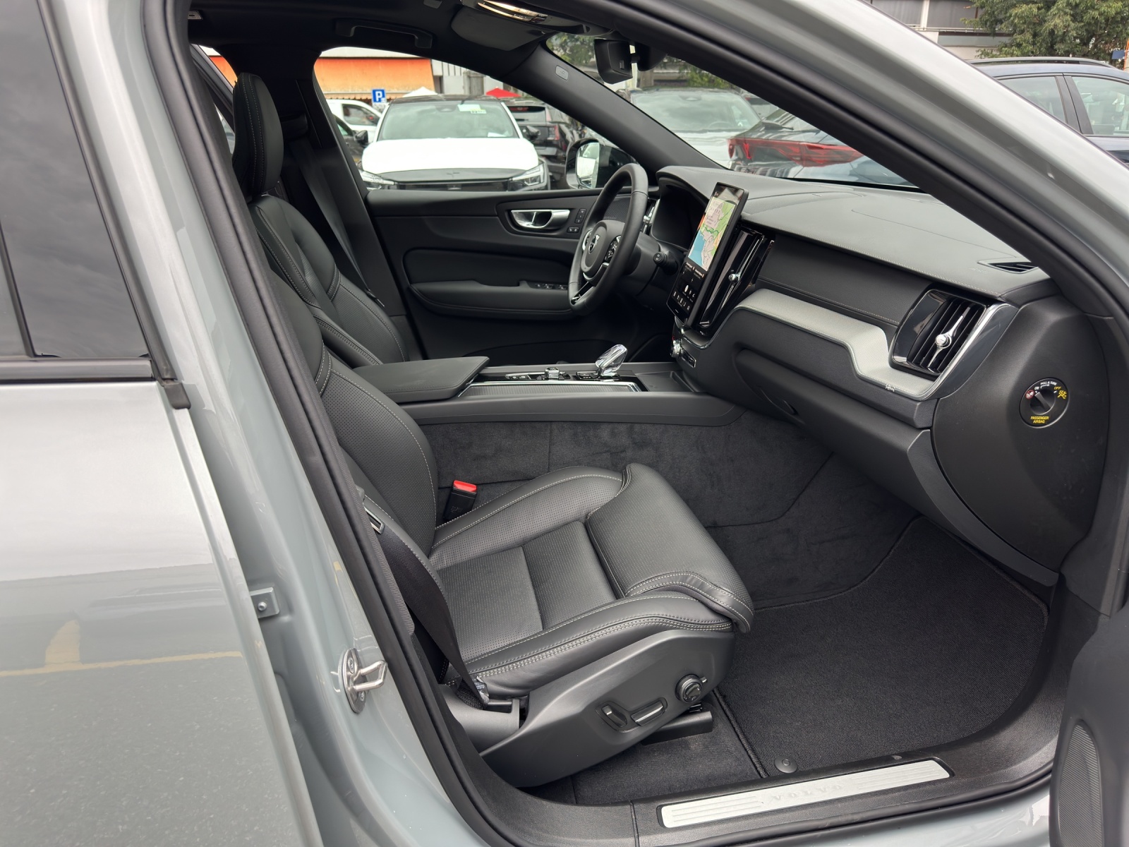 VOLVO XC60 2.0 T8 TE Black Edition eAWD-image-18