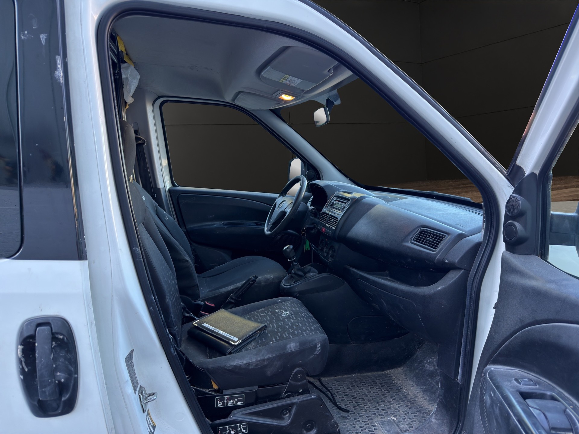 OPEL Combo 2.0 CDTI 2.4 L2H1-image-13