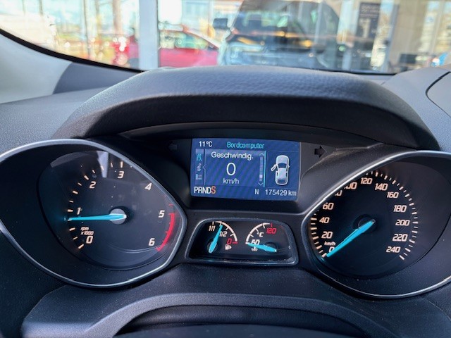 FORD Kuga 2.0 TDCi Titanium S 4WD PowerShift-image-16