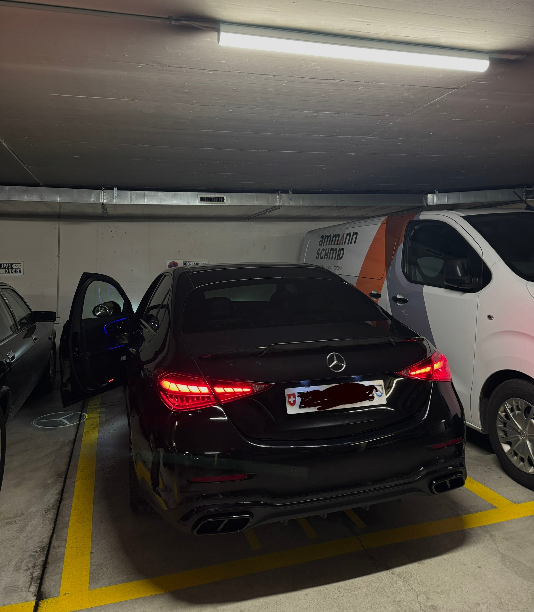MERCEDES-BENZ C 300 AMG Line 4matic-image-3