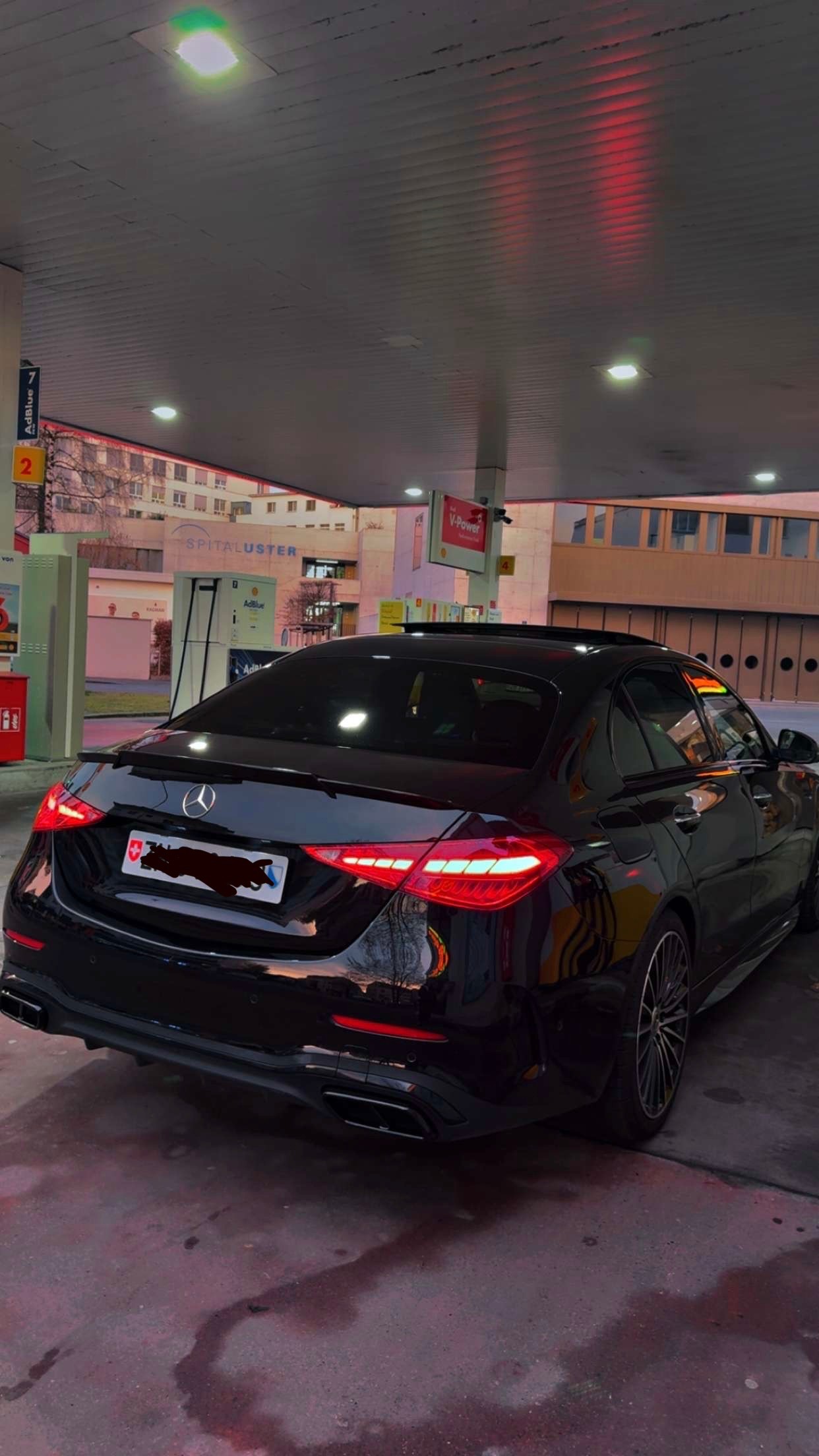 MERCEDES-BENZ C 300 AMG Line 4matic-image-2