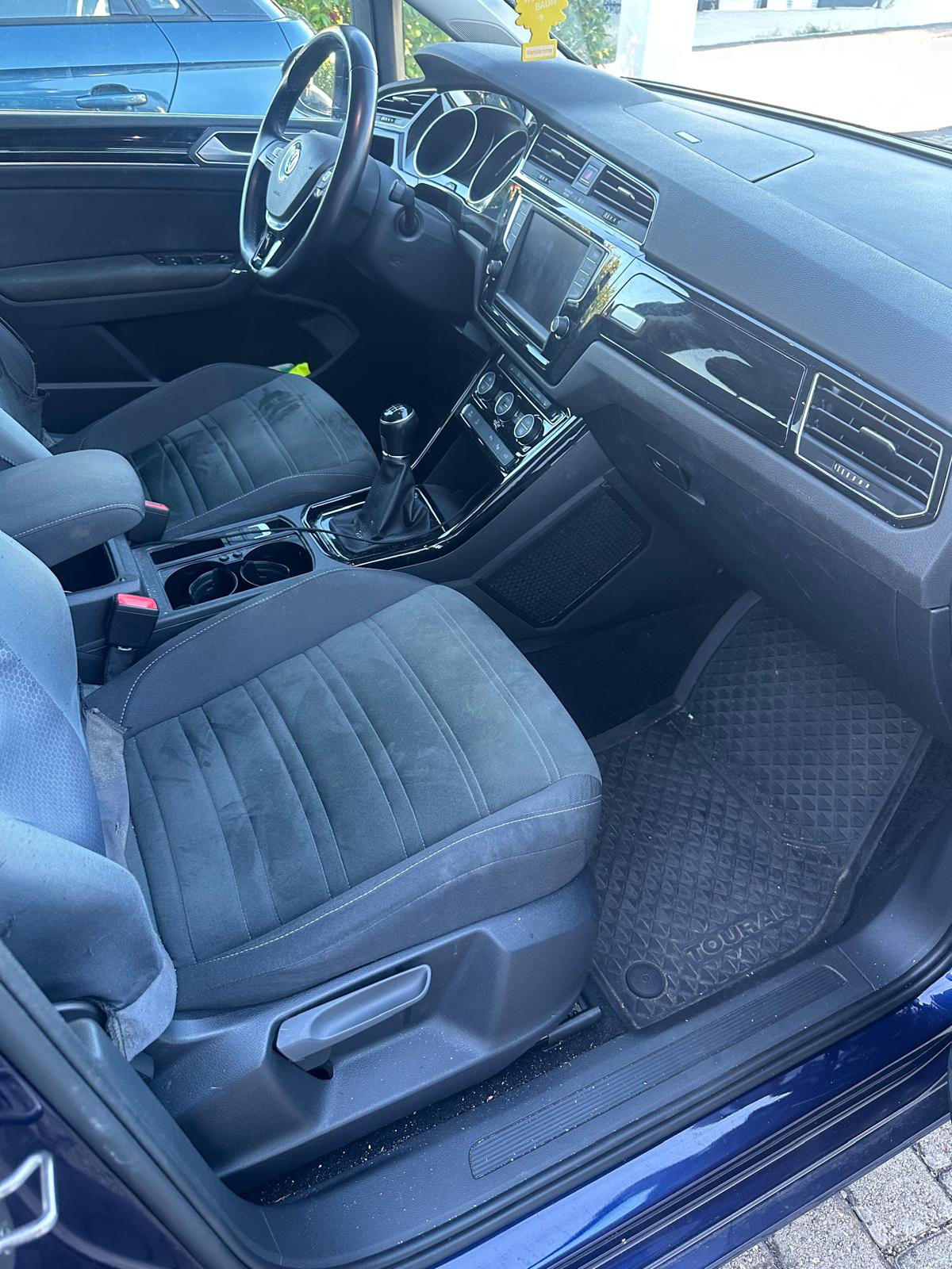 VW Touran 2.0 TDI BlueMotion Technology Highline-image-6