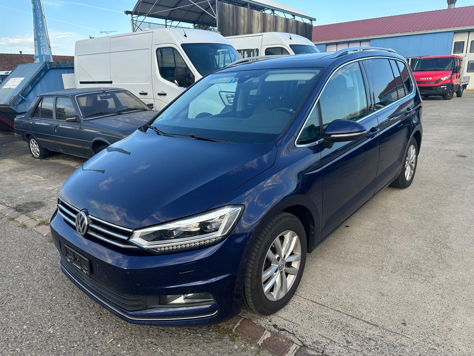 VW Touran 2.0 TDI BlueMotion Technology Highline-image-0