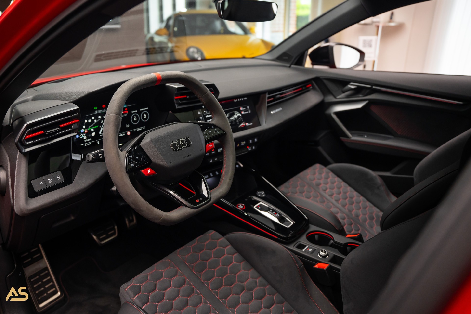 AUDI RS3 Sportback 2.5 TSI Facelift *PROGRESSIVE RED* TRAUM | R8-SCHALENSITZE | PANORAMA | CARBON | WERKSGARANTIE-image-12