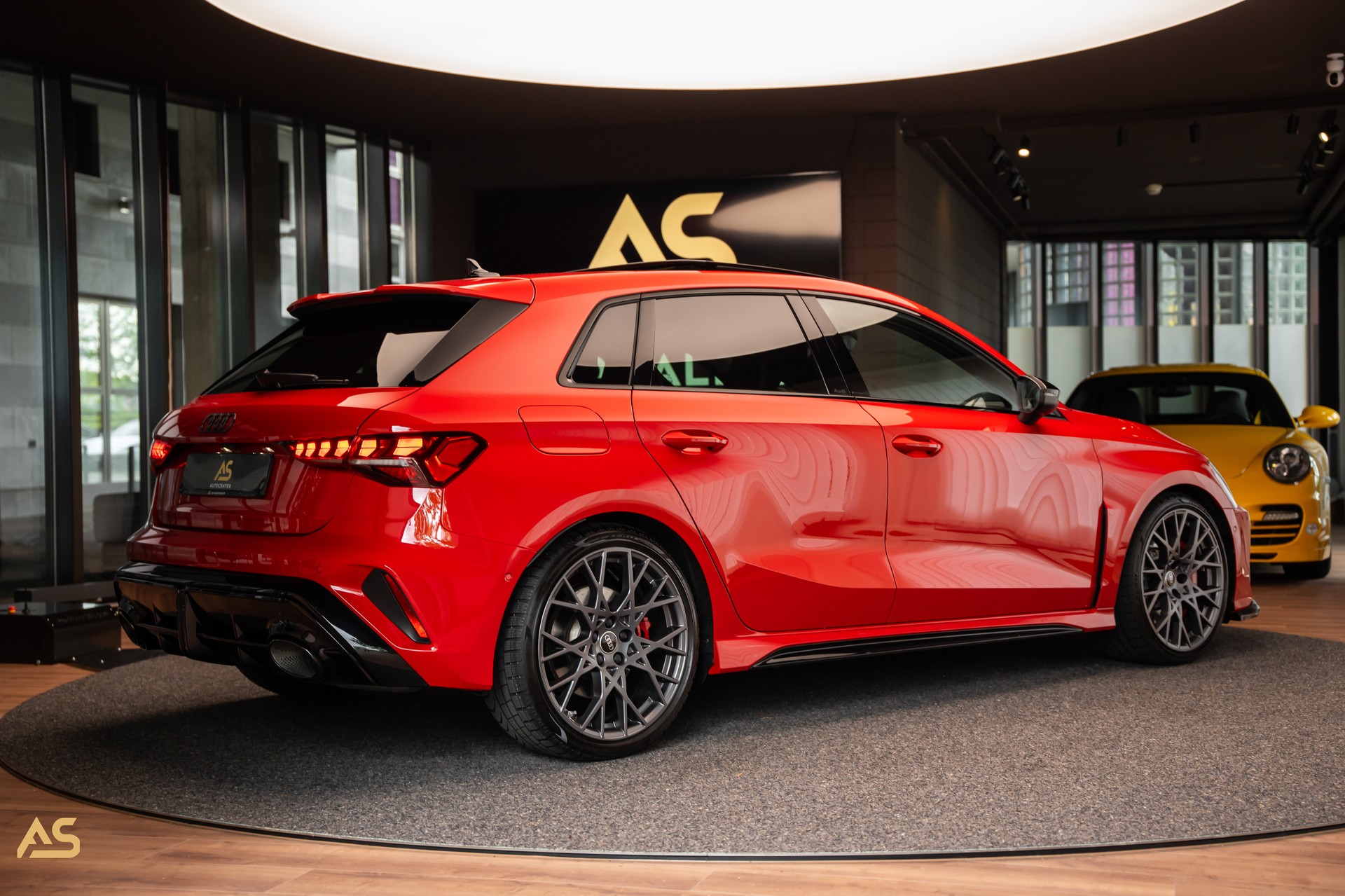 AUDI RS3 Sportback 2.5 TSI Facelift *PROGRESSIVE RED* TRAUM | R8-SCHALENSITZE | PANORAMA | CARBON | WERKSGARANTIE-image-5