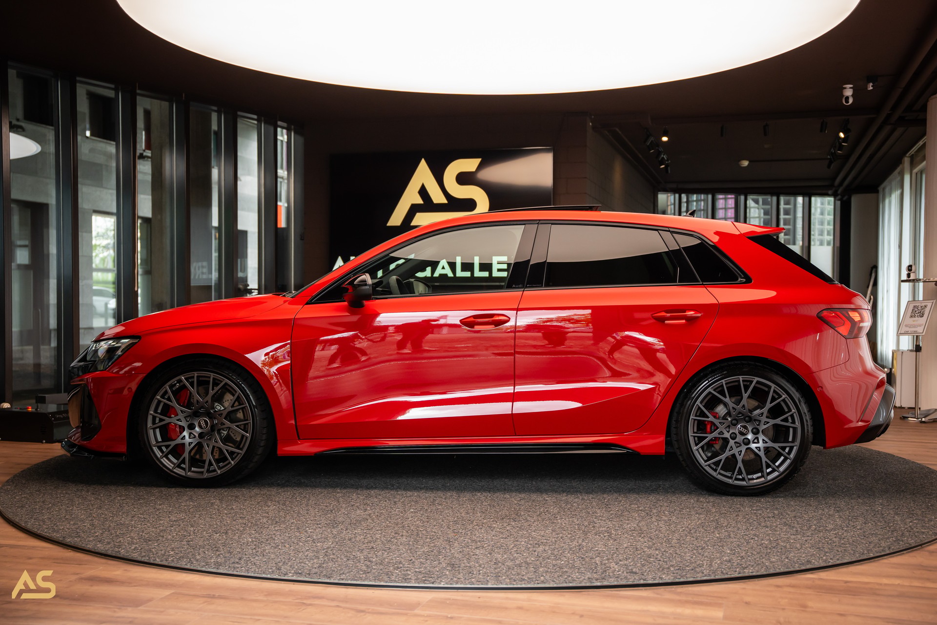 AUDI RS3 Sportback 2.5 TSI Facelift *PROGRESSIVE RED* TRAUM | R8-SCHALENSITZE | PANORAMA | CARBON | WERKSGARANTIE-image-2