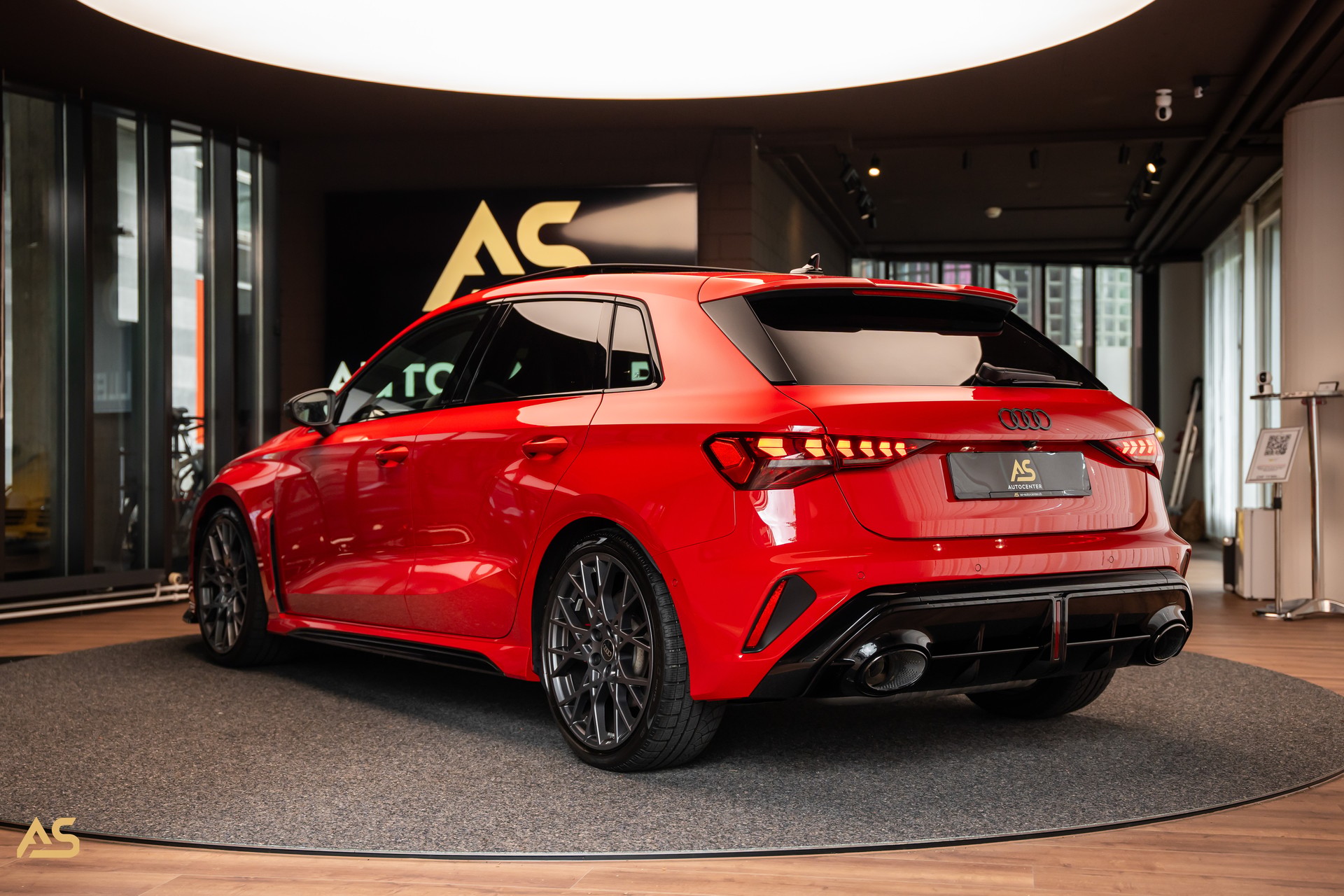 AUDI RS3 Sportback 2.5 TSI Facelift *PROGRESSIVE RED* TRAUM | R8-SCHALENSITZE | PANORAMA | CARBON | WERKSGARANTIE-image-3