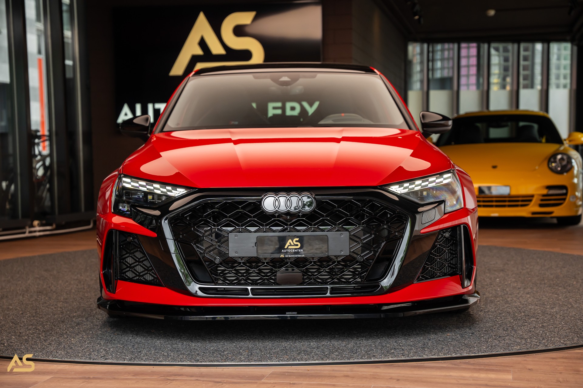 AUDI RS3 Sportback 2.5 TSI Facelift *PROGRESSIVE RED* TRAUM | R8-SCHALENSITZE | PANORAMA | CARBON | WERKSGARANTIE-image-0