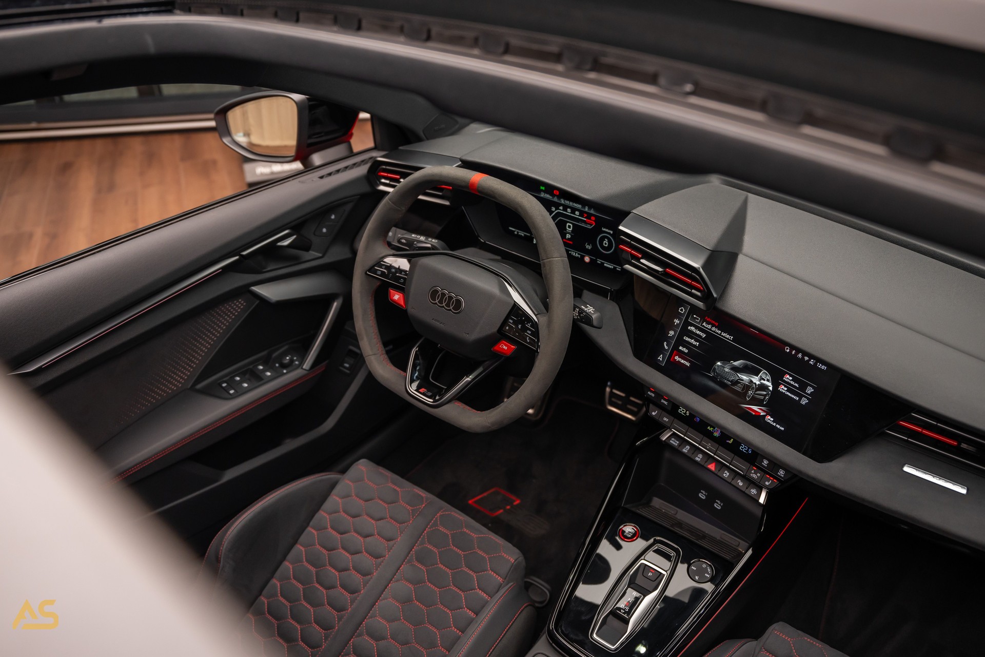 AUDI RS3 Sportback 2.5 TSI Facelift *PROGRESSIVE RED* TRAUM | R8-SCHALENSITZE | PANORAMA | CARBON | WERKSGARANTIE-image-31