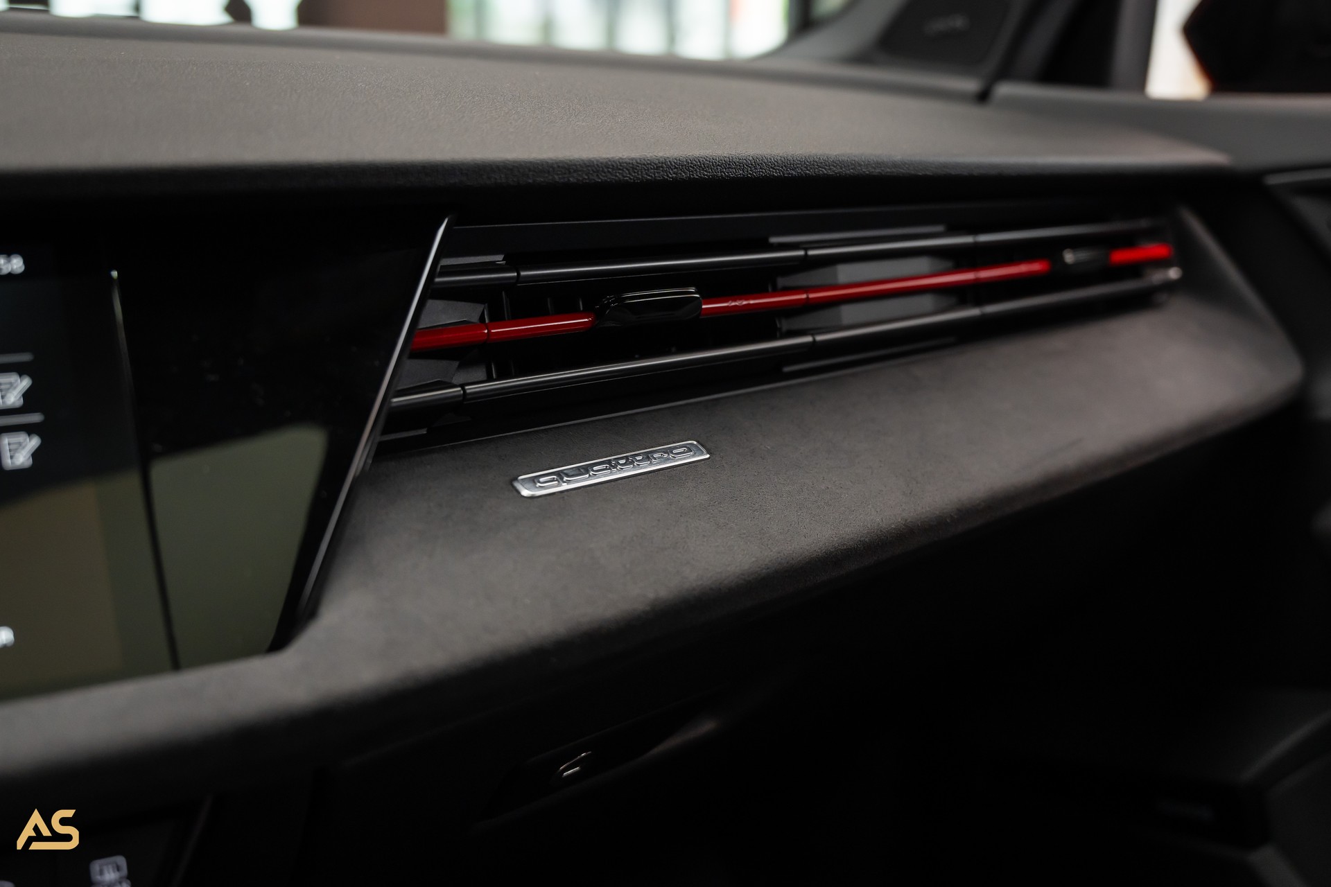 AUDI RS3 Sportback 2.5 TSI Facelift *PROGRESSIVE RED* TRAUM | R8-SCHALENSITZE | PANORAMA | CARBON | WERKSGARANTIE-image-24