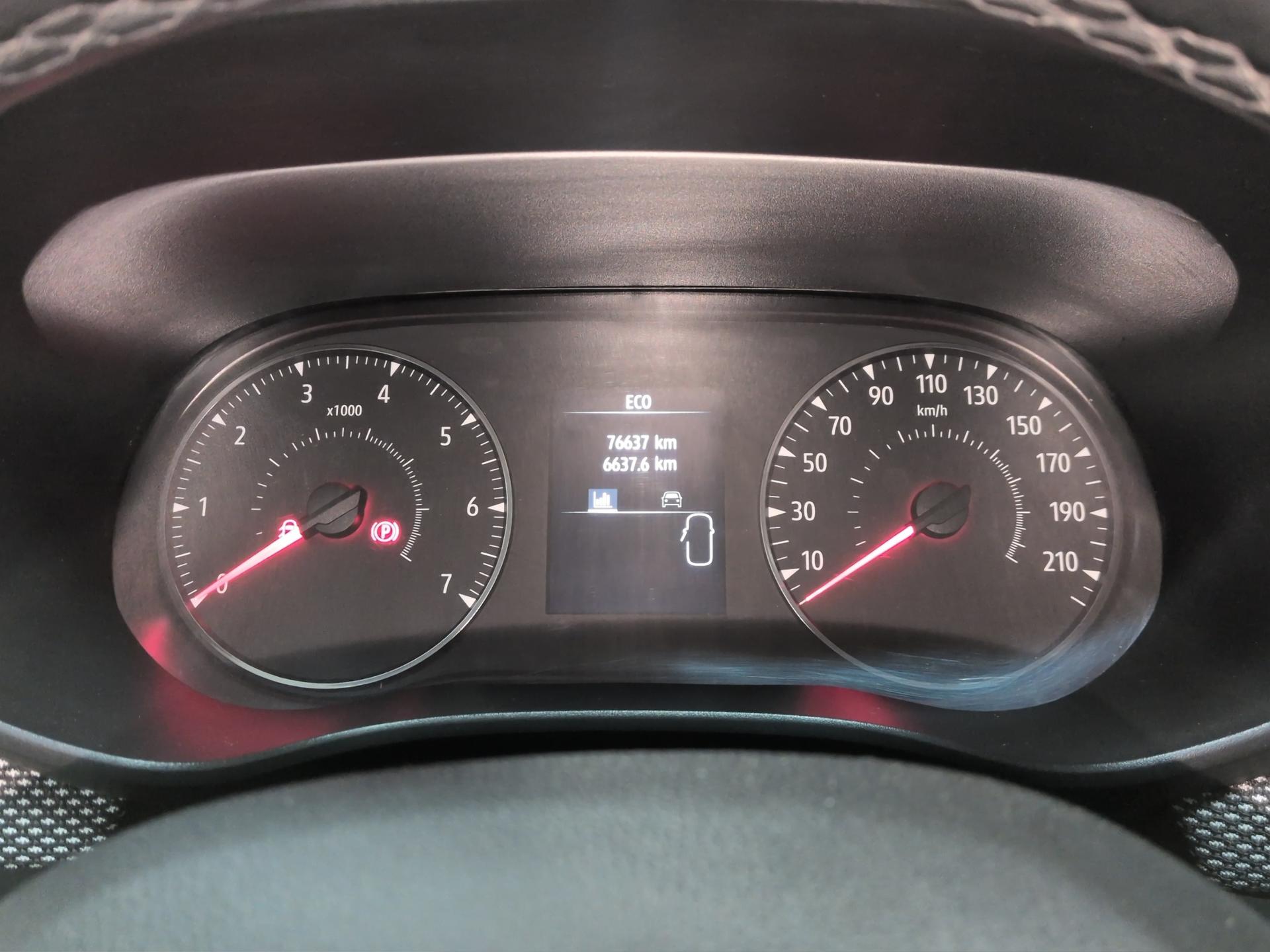 DACIA Sandero Stepway TCe 90 Comfort CVT-image-10