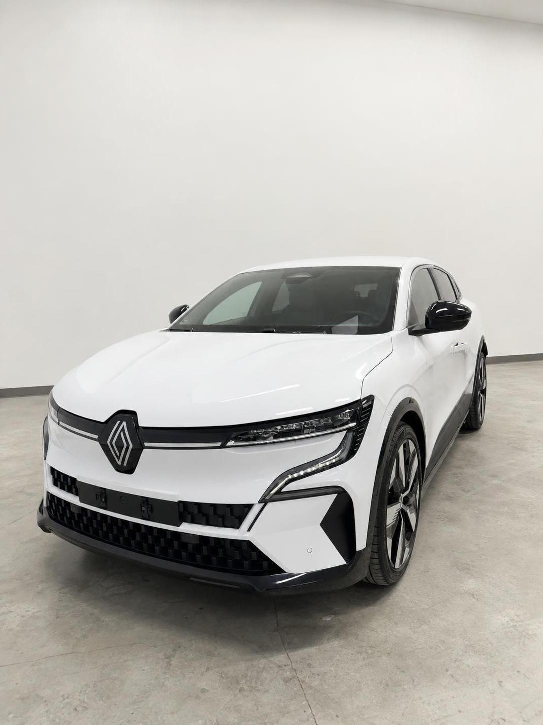 RENAULT Mégane E-TECH EV60 Techno-image-5