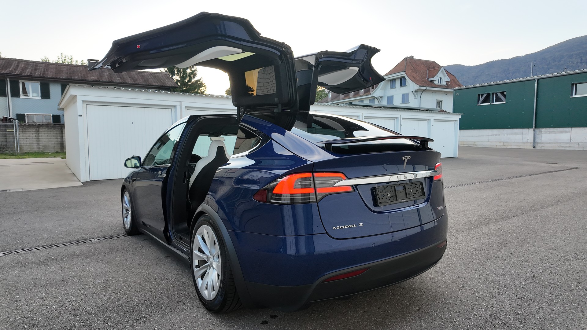 TESLA Model X Ludicrous Performance-image-2