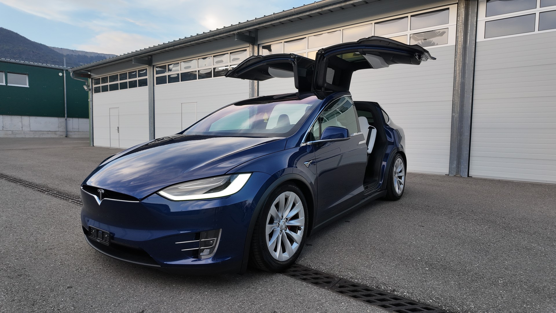 TESLA Model X Ludicrous Performance-image-1