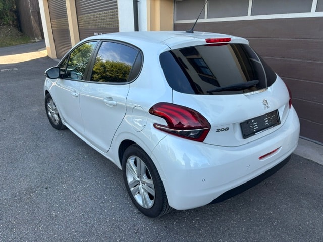 PEUGEOT 208 1.2 PureTech Active EAT6-image-1
