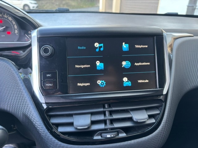 PEUGEOT 208 1.2 PureTech Active EAT6-image-5