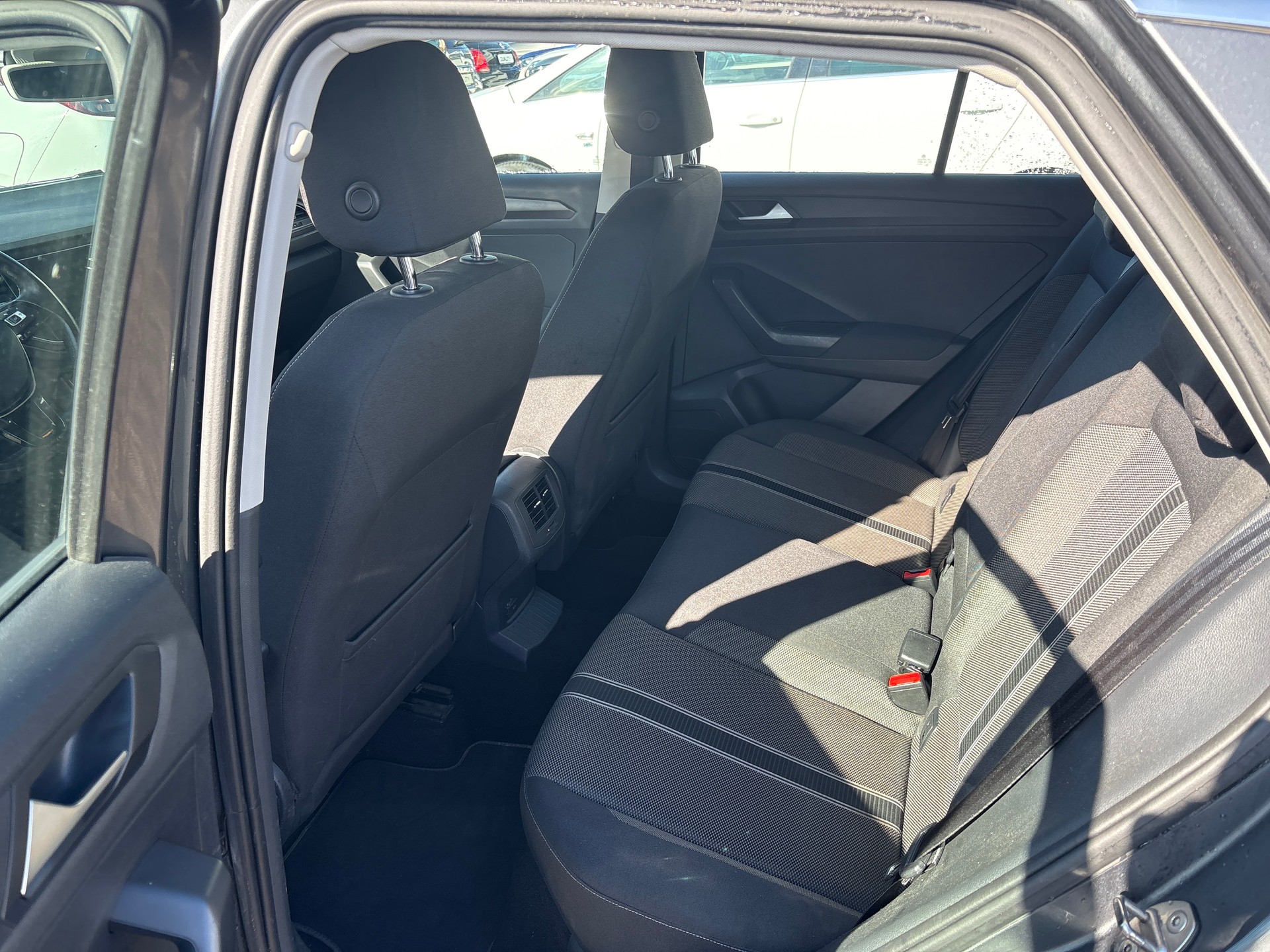 VW T-Roc 2.0 TSI Sport DSG 4Motion-image-7