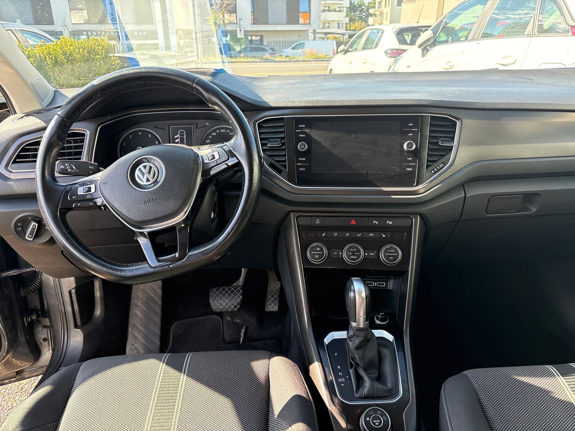VW T-Roc 2.0 TSI Sport DSG 4Motion-image-8