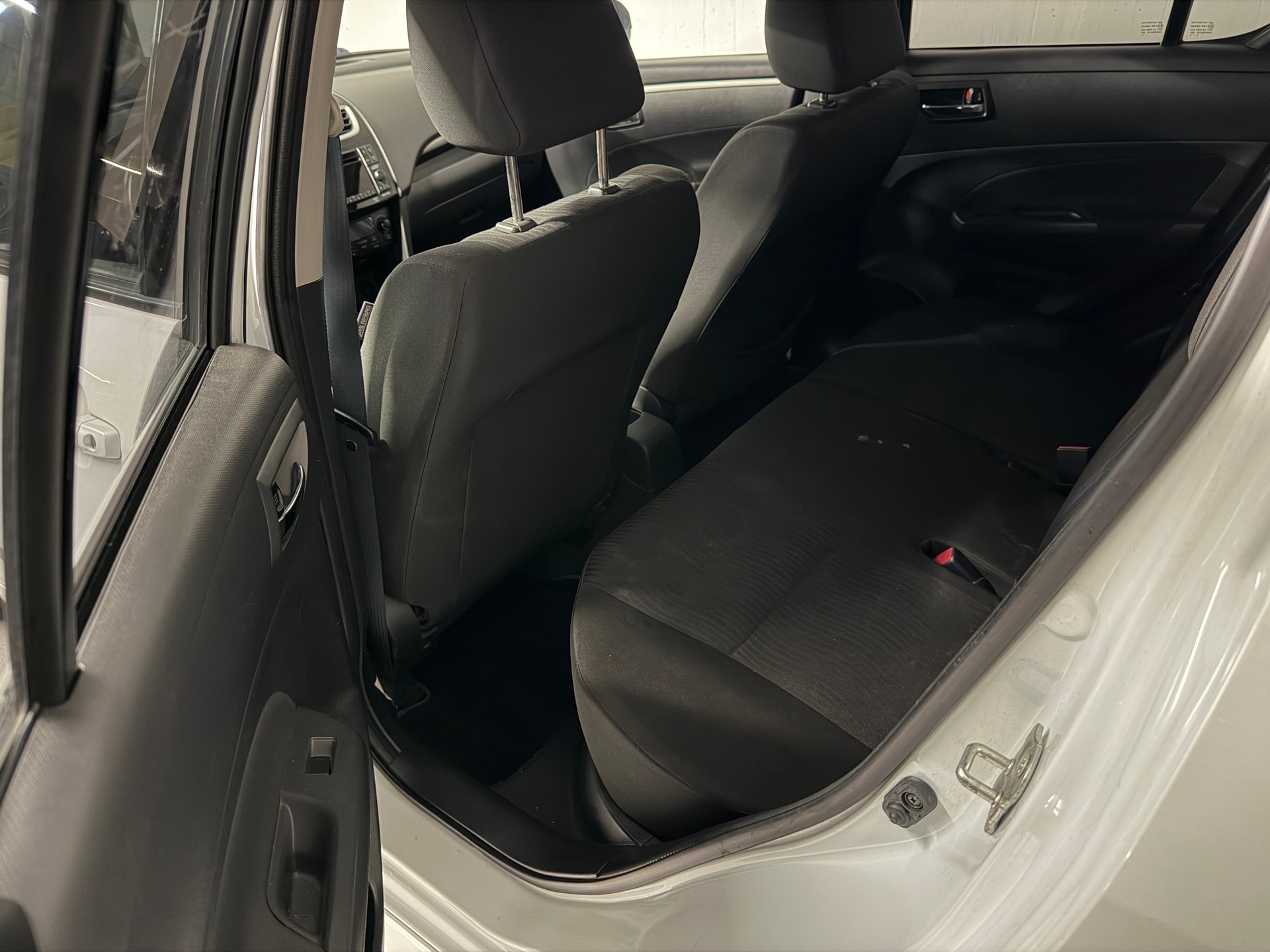 SUZUKI Swift 1.2i 16V GL Top-image-11
