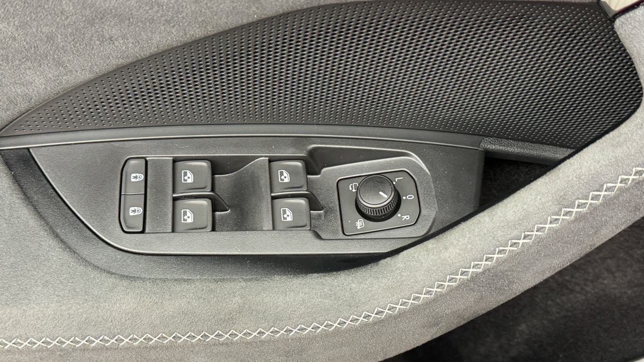 SKODA Kodiaq 2.0 TDI Sportline 4x4-image-8
