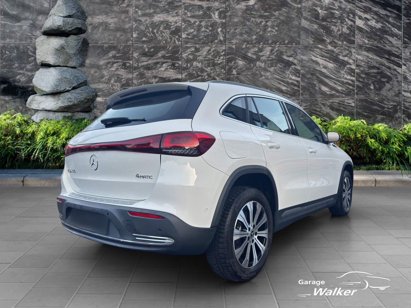 MERCEDES-BENZ EQA 350 4Matic-image-5