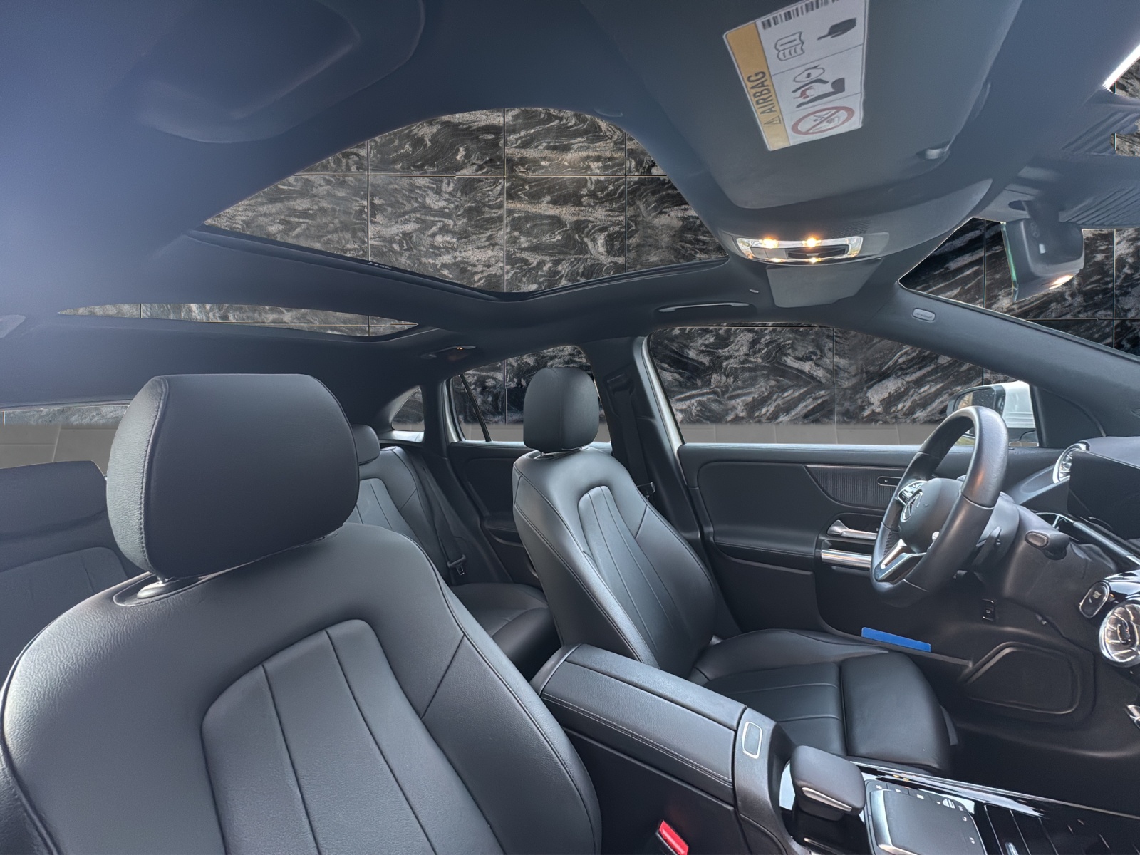 MERCEDES-BENZ EQA 350 4Matic-image-15