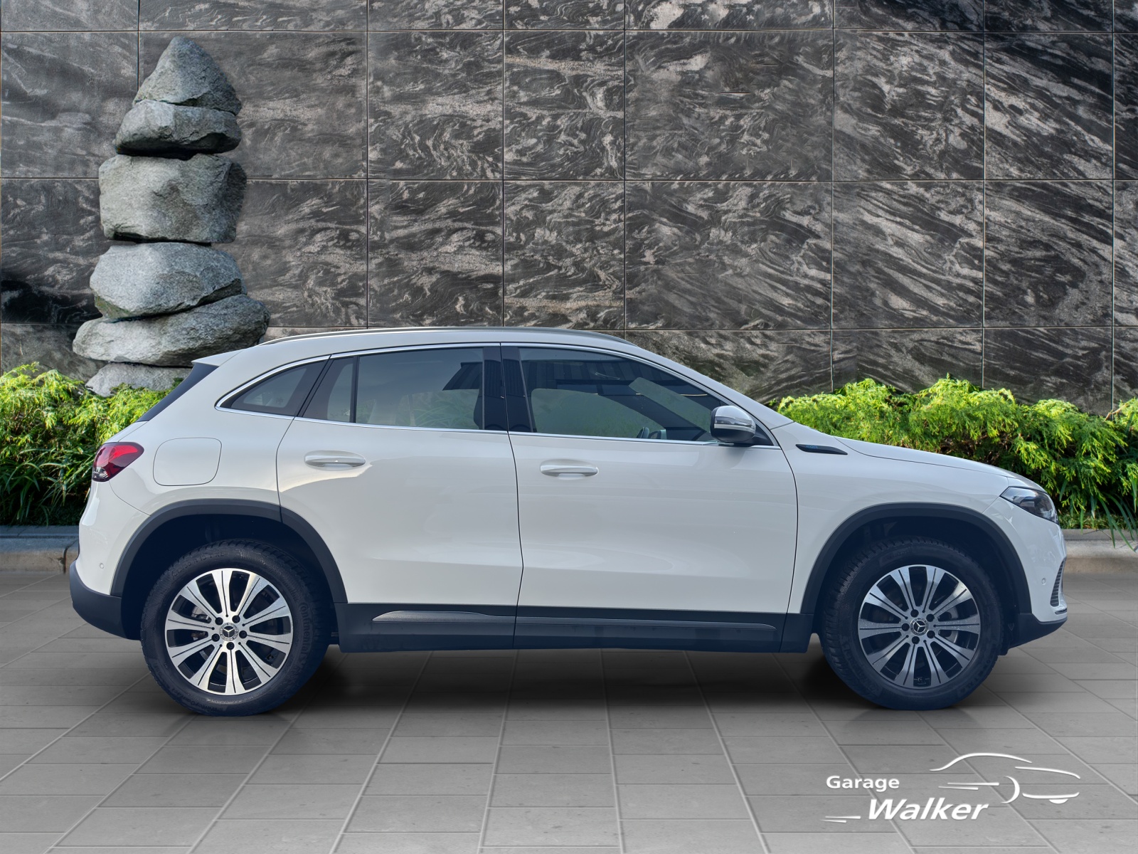 MERCEDES-BENZ EQA 350 4Matic-image-6