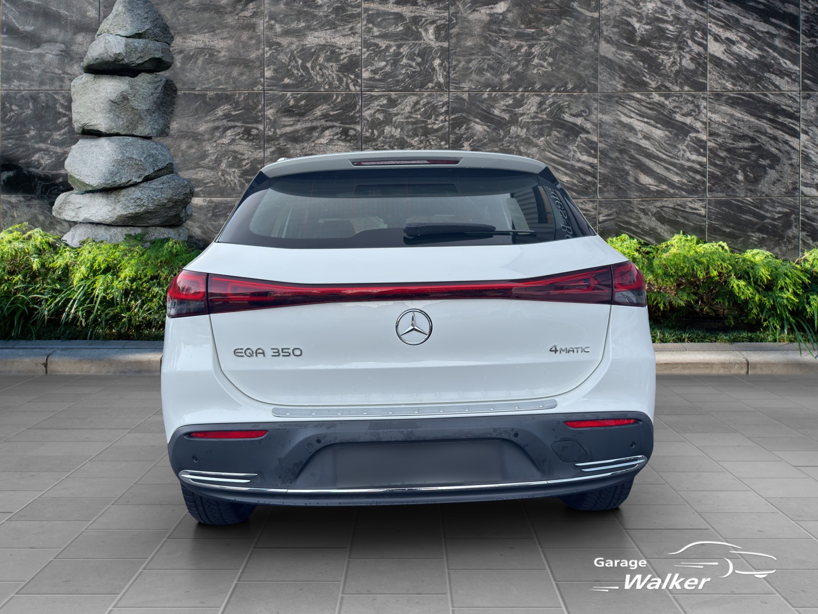 MERCEDES-BENZ EQA 350 4Matic-image-3