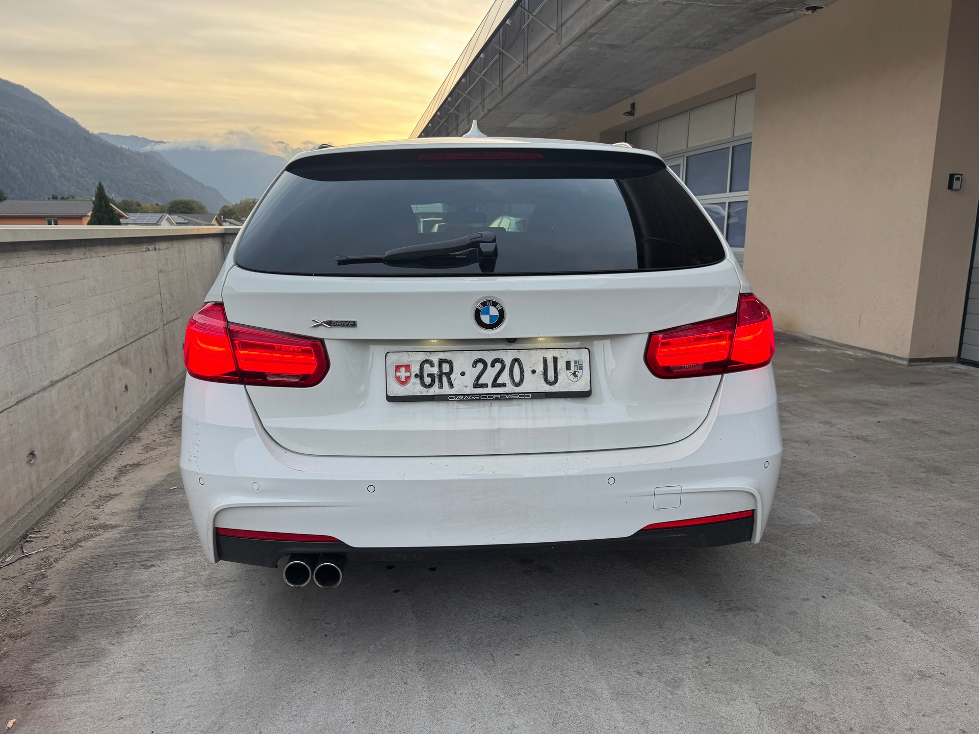 BMW 335d xDrive Touring M Sport Line Steptronic-image-5