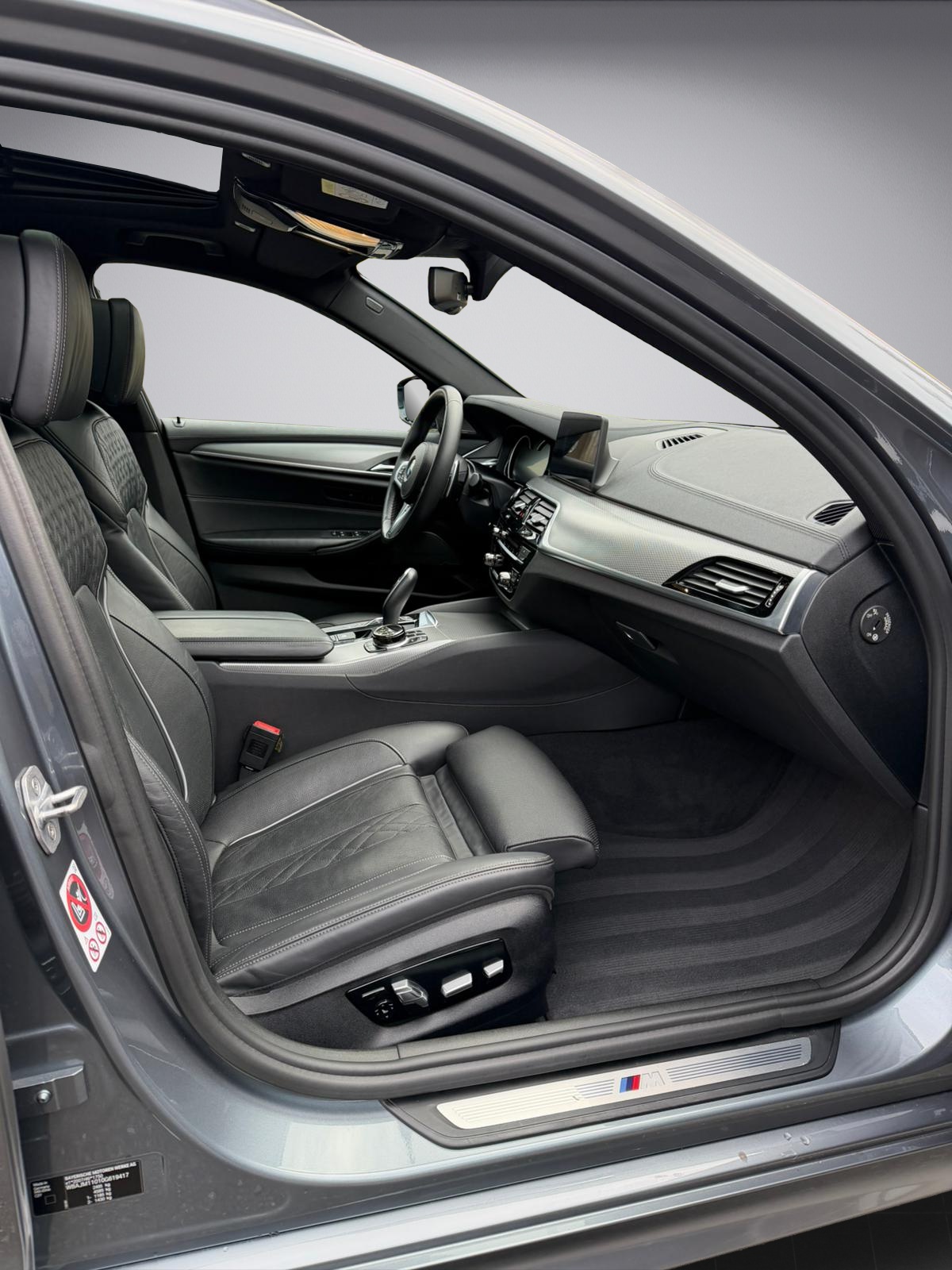 BMW 540i xDrive Touring M Sport Line Steptronic * M Paket * B58 * Vollausstattung !! * NP. 130'280.- *-image-12