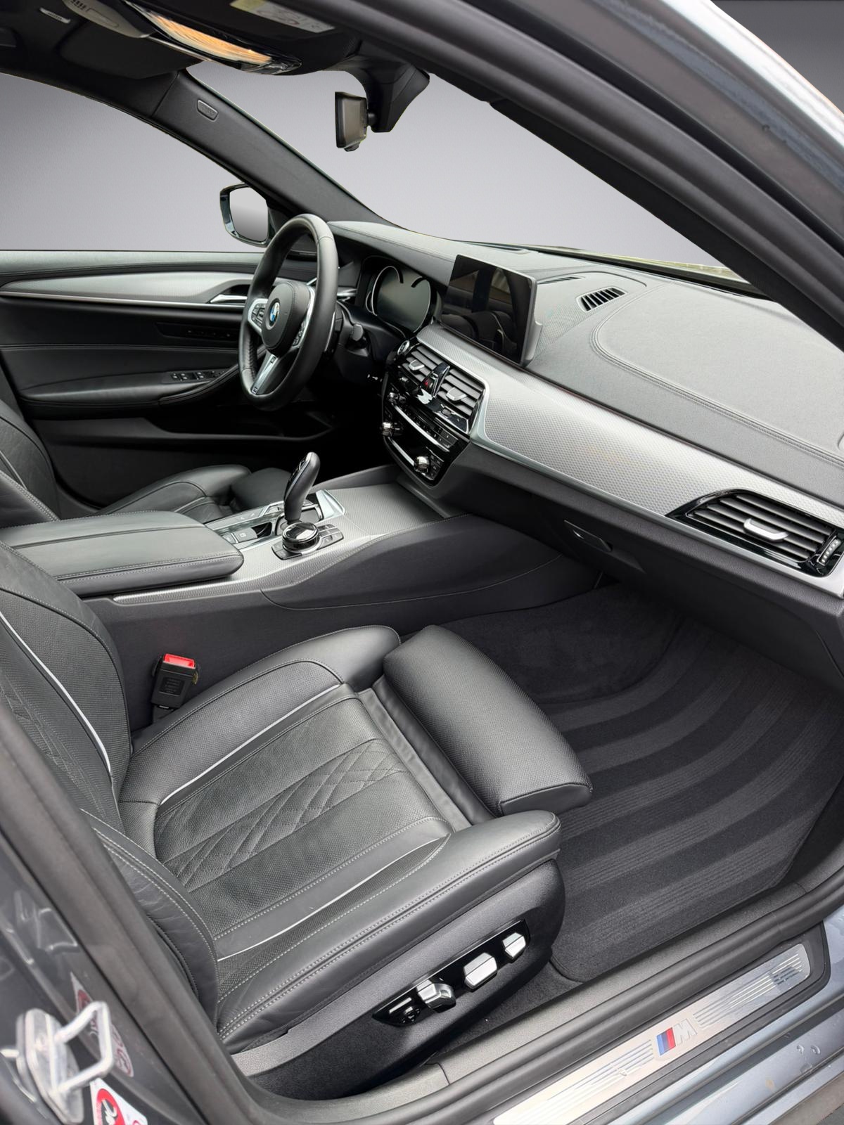 BMW 540i xDrive Touring M Sport Line Steptronic * M Paket * B58 * Vollausstattung !! * NP. 130'280.- *-image-13