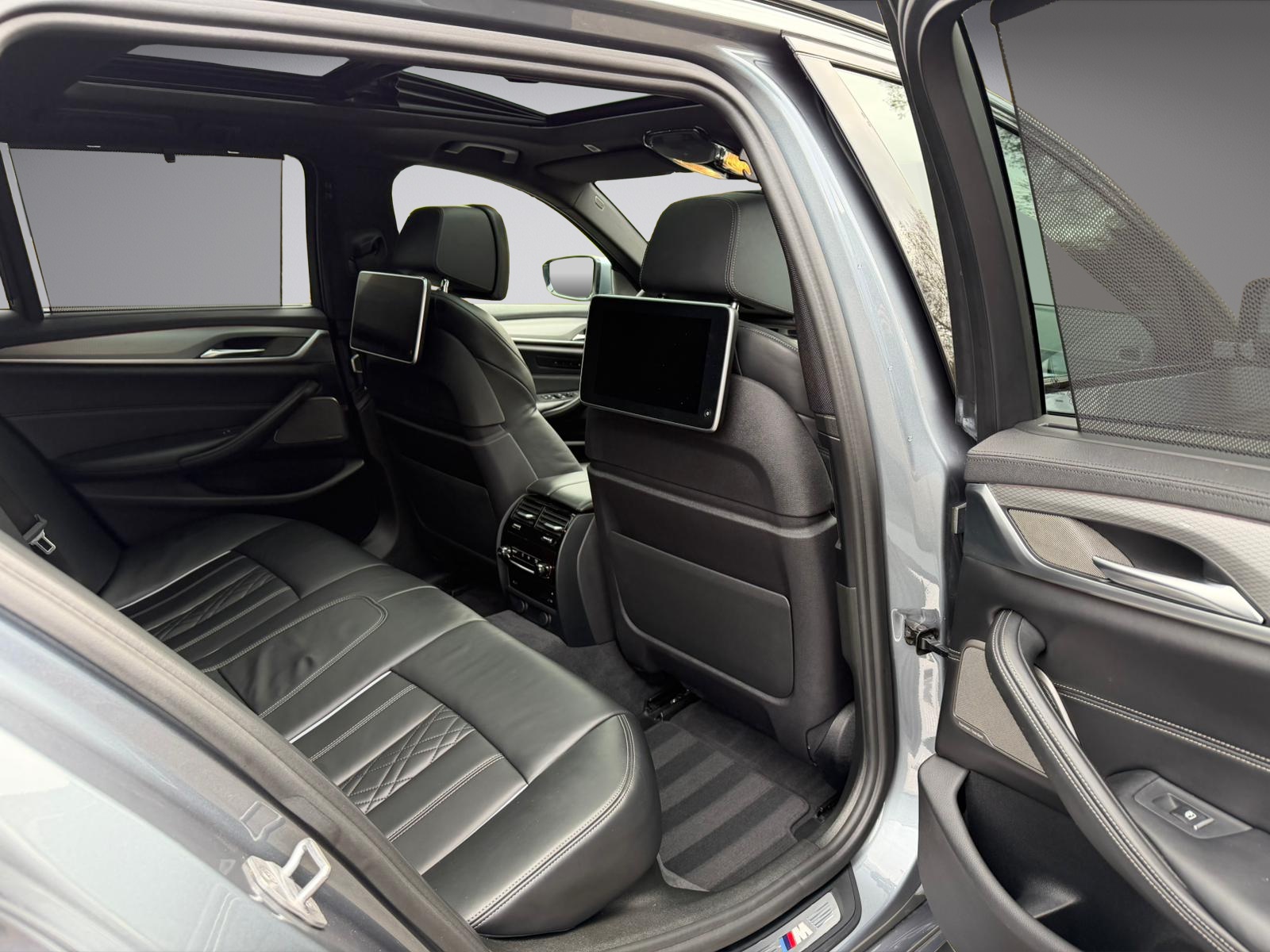 BMW 540i xDrive Touring M Sport Line Steptronic * M Paket * B58 * Vollausstattung !! * NP. 130'280.- *-image-10