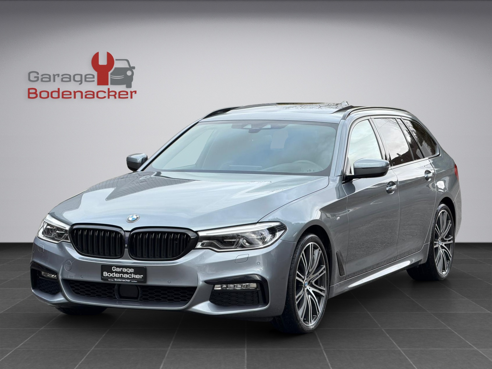 BMW 540i xDrive Touring M Sport Line Steptronic * M Paket * B58 * Vollausstattung !! * NP. 130'280.- *-image-1