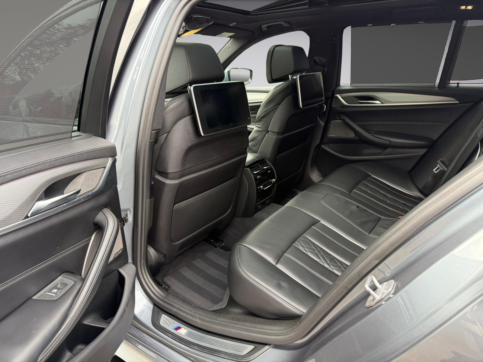 BMW 540i xDrive Touring M Sport Line Steptronic * M Paket * B58 * Vollausstattung !! * NP. 130'280.- *-image-9