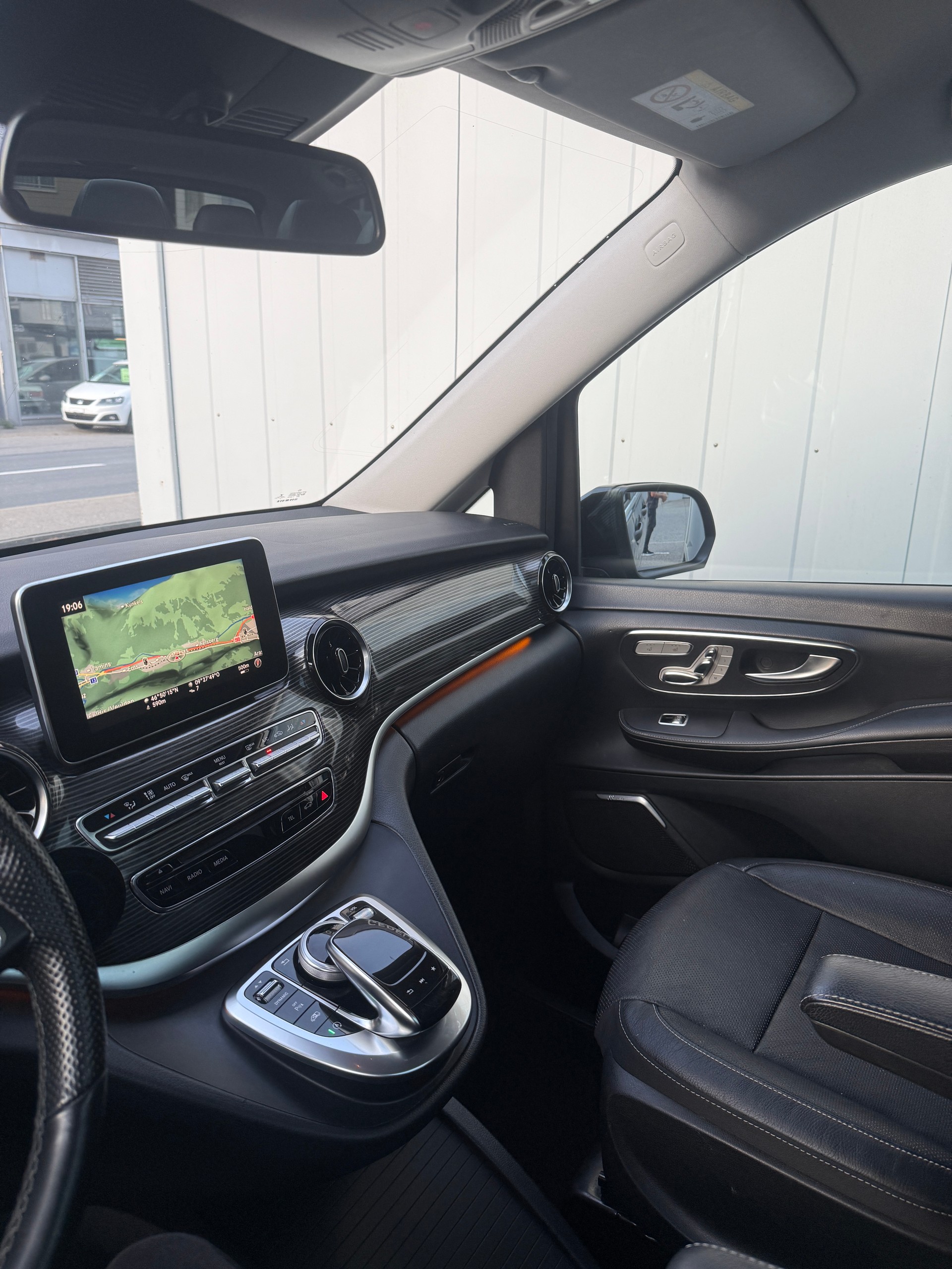MERCEDES-BENZ V 250 d lang Exclusive 4Matic 9G-Tronic-image-21