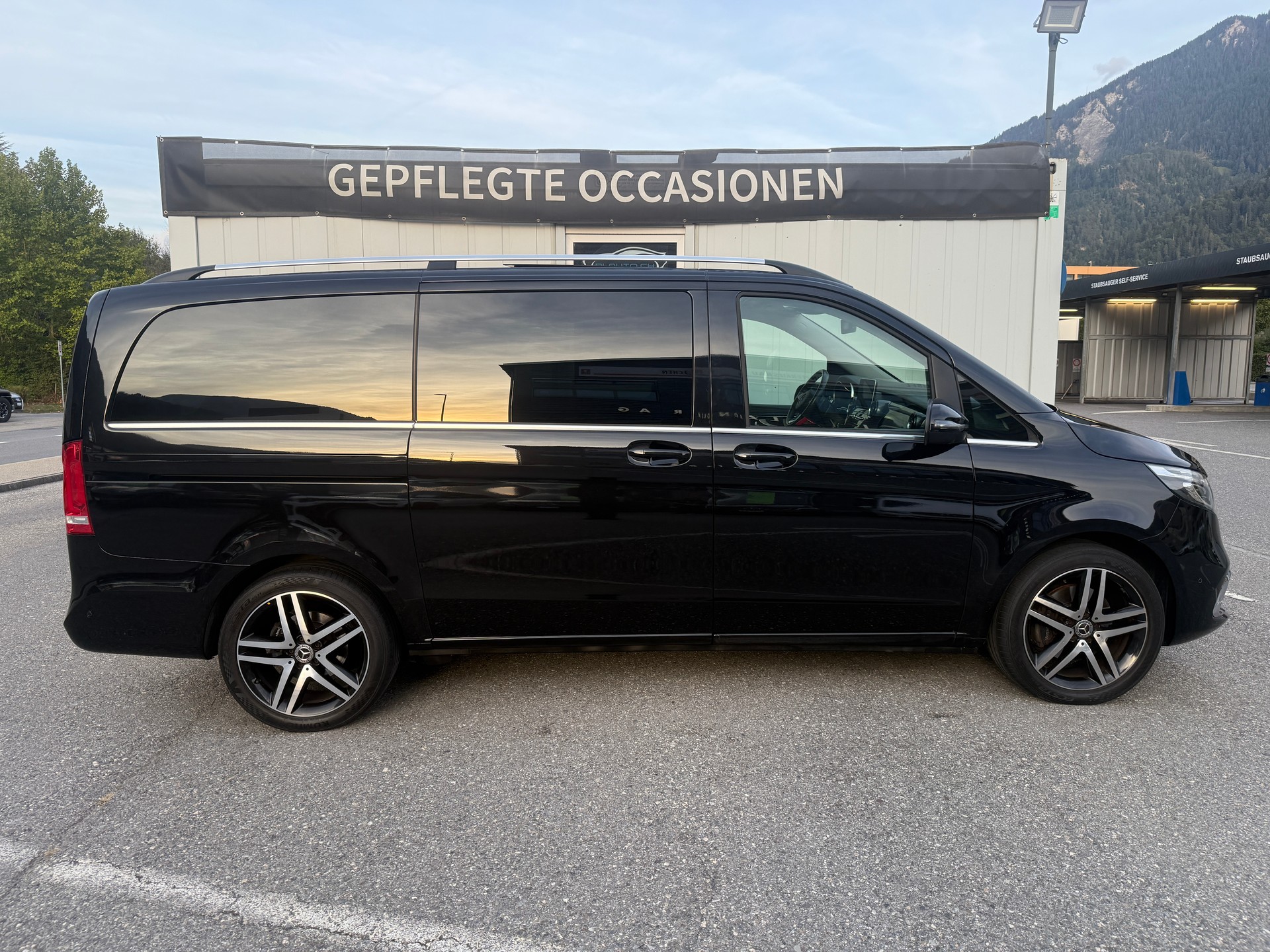 MERCEDES-BENZ V 250 d lang Exclusive 4Matic 9G-Tronic-image-2