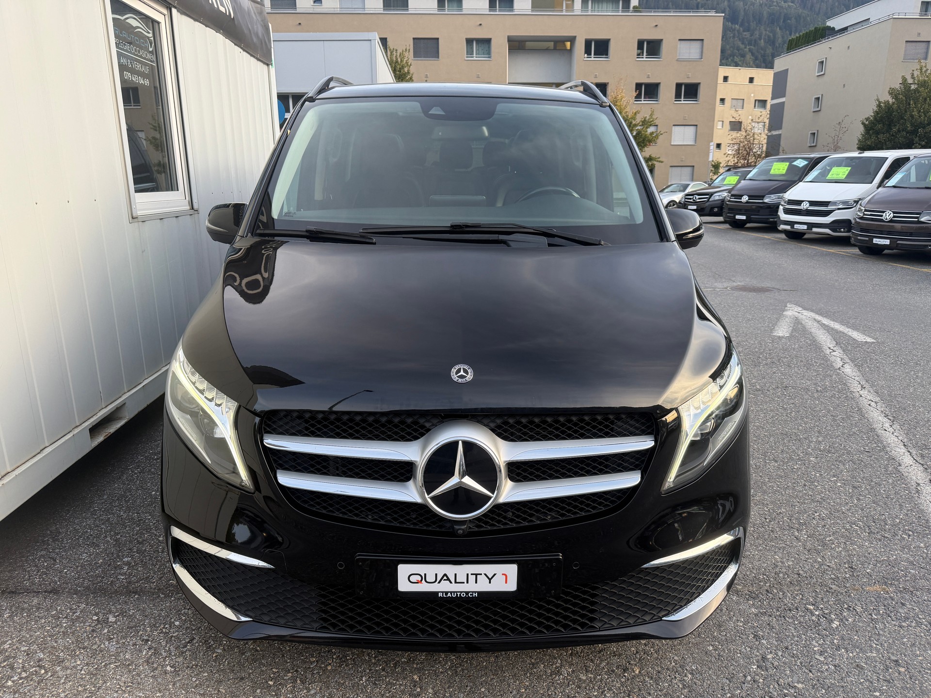 MERCEDES-BENZ V 250 d lang Exclusive 4Matic 9G-Tronic-image-11