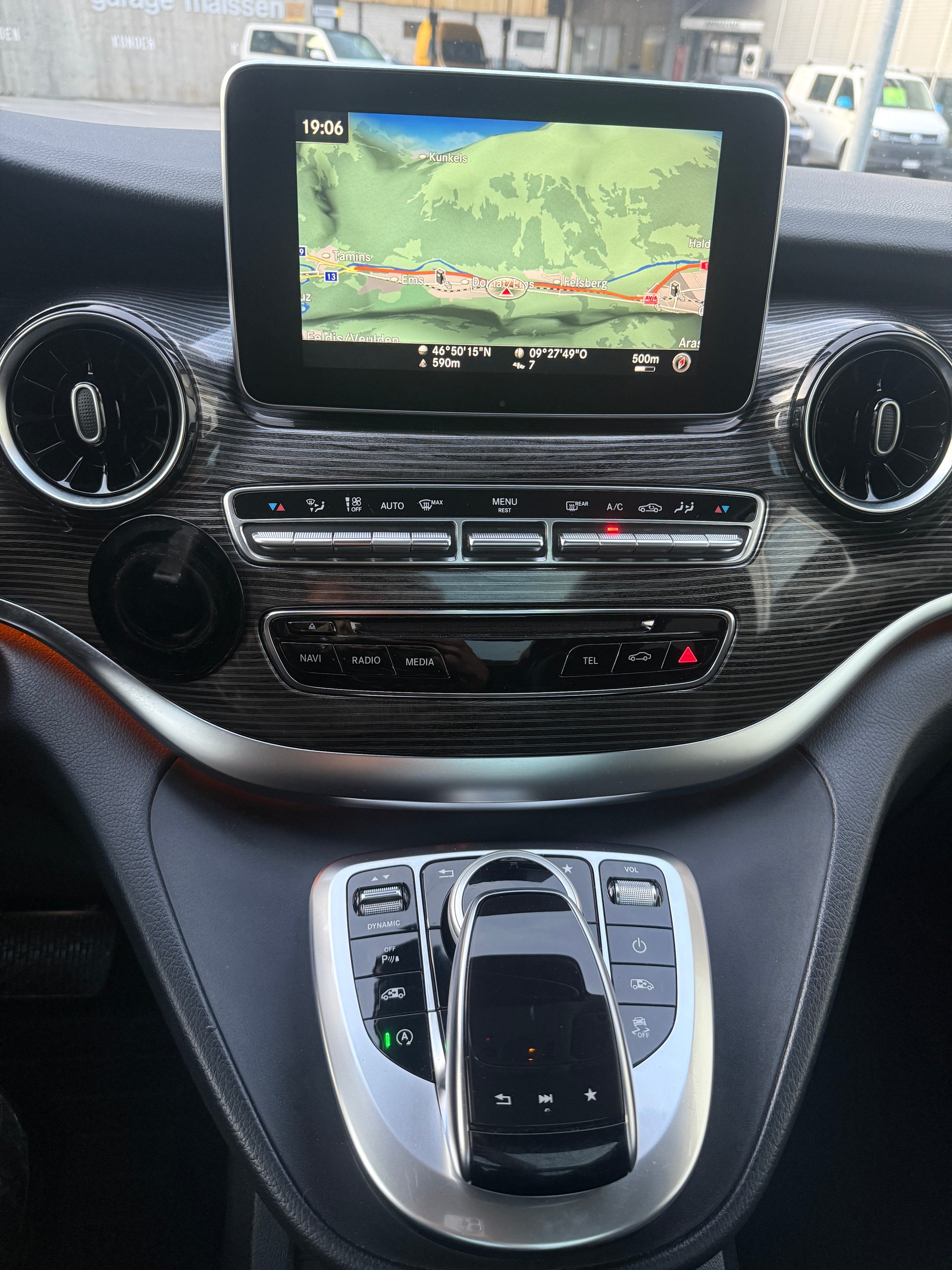 MERCEDES-BENZ V 250 d lang Exclusive 4Matic 9G-Tronic-image-23