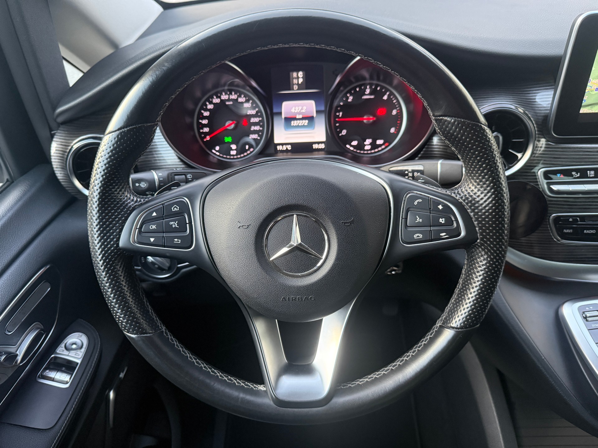MERCEDES-BENZ V 250 d lang Exclusive 4Matic 9G-Tronic-image-20
